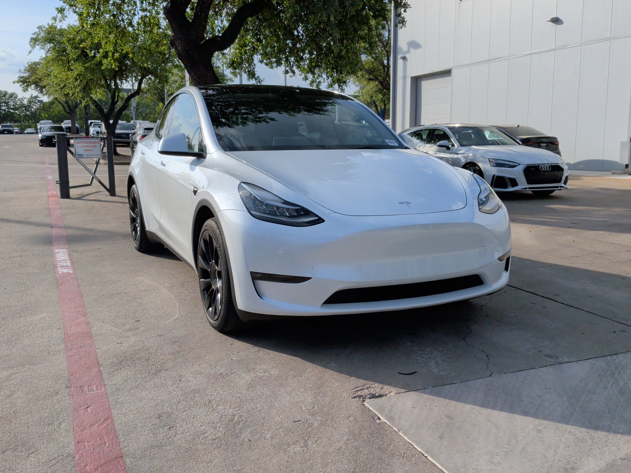 Used 2023 Tesla Model Y Long Range with VIN 7SAYGDEEXPA045629 for sale in Austin, TX