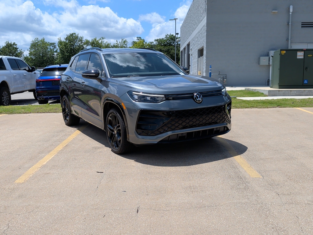 Used 2025 Volkswagen Tiguan SE R-Line Black 4MOTION SUV