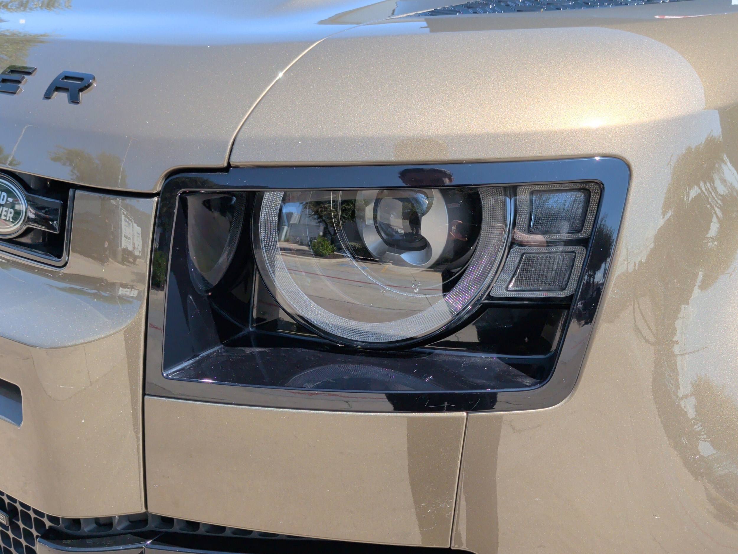 2023 Land Rover Defender X-Dynamic SE