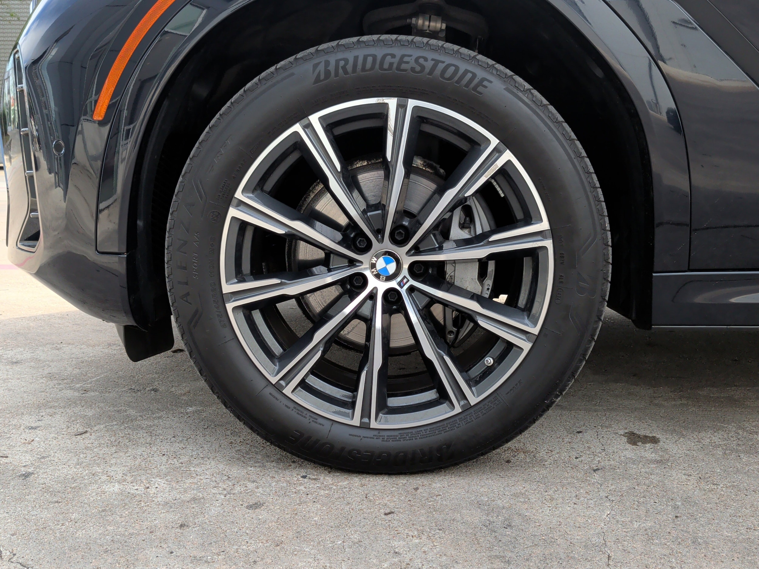 2025 BMW X6 xDrive40i photo 5