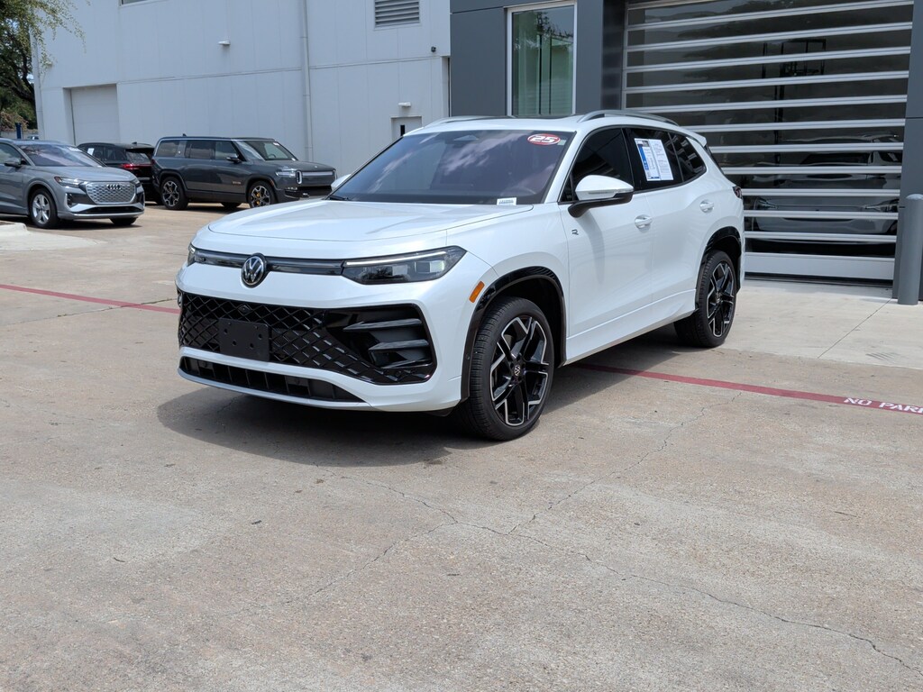 Used 2025 Volkswagen Tiguan SEL R-Line SUV