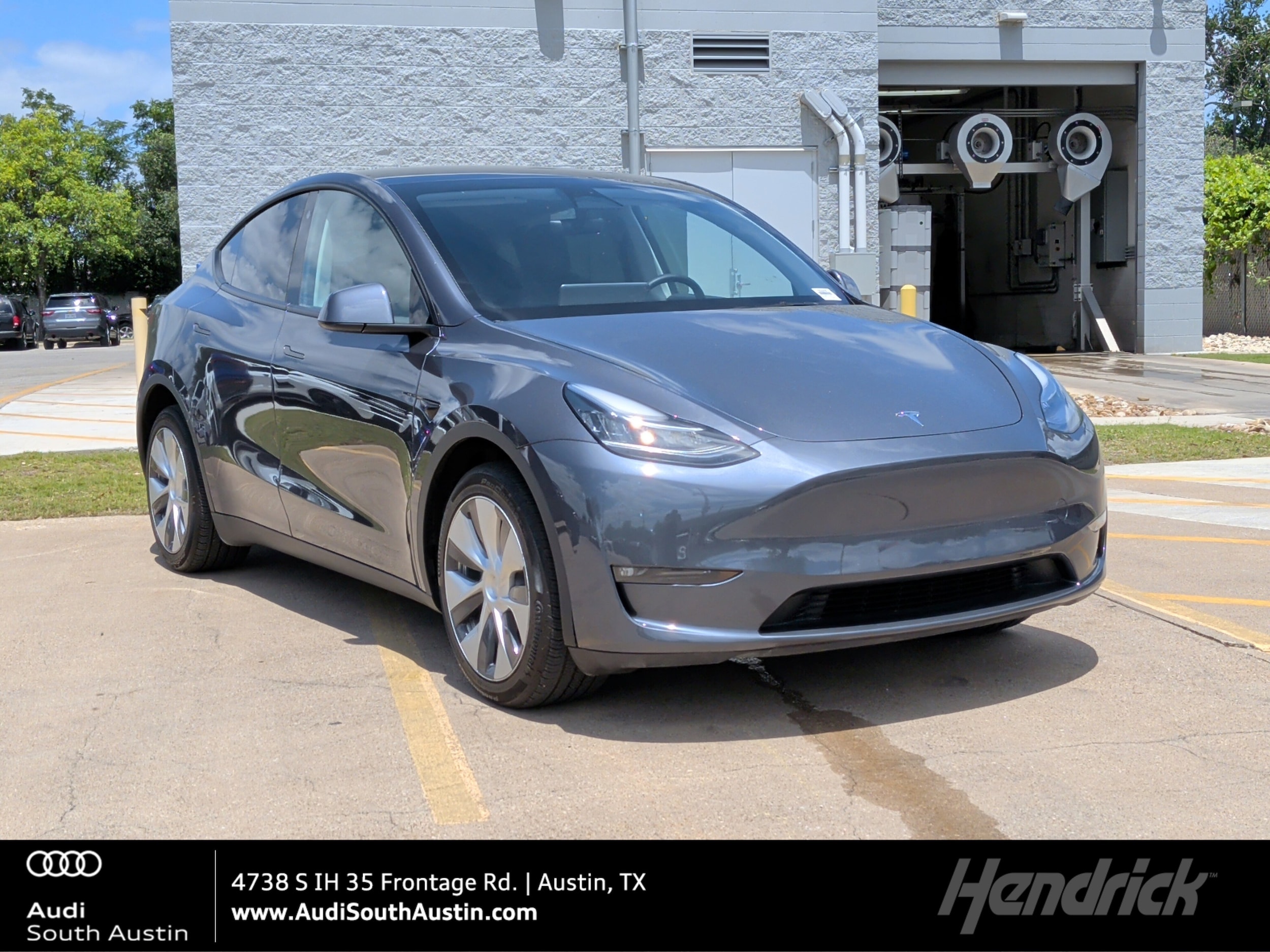 2023 Tesla Model Y's photo