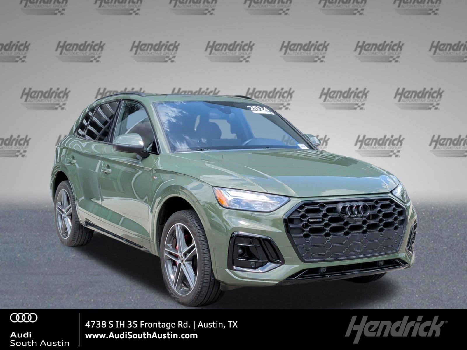 2024 Audi Q5 55 e Premium Plus's photo