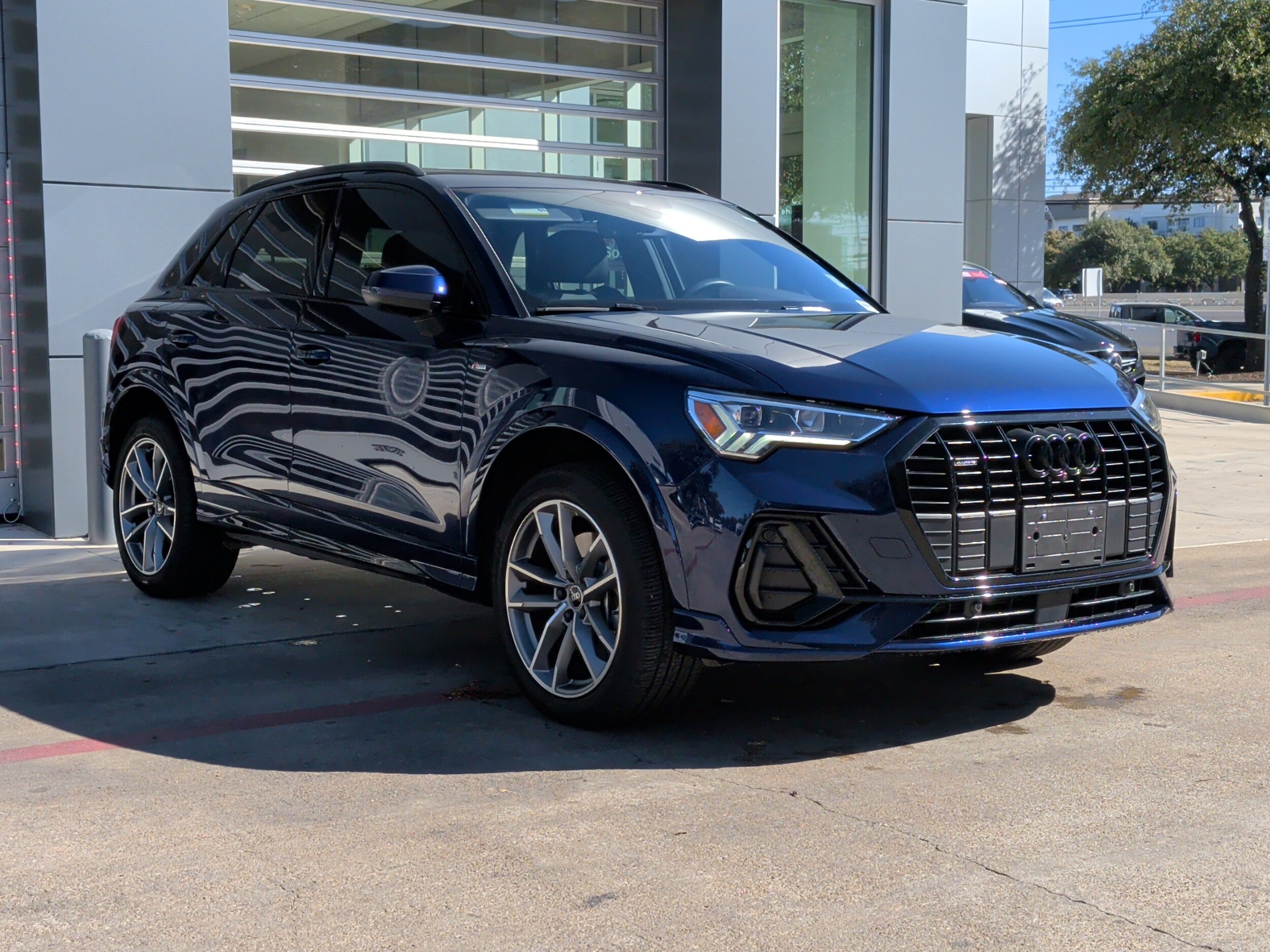 2024 Audi Q3 S line Premium Plus photo 2