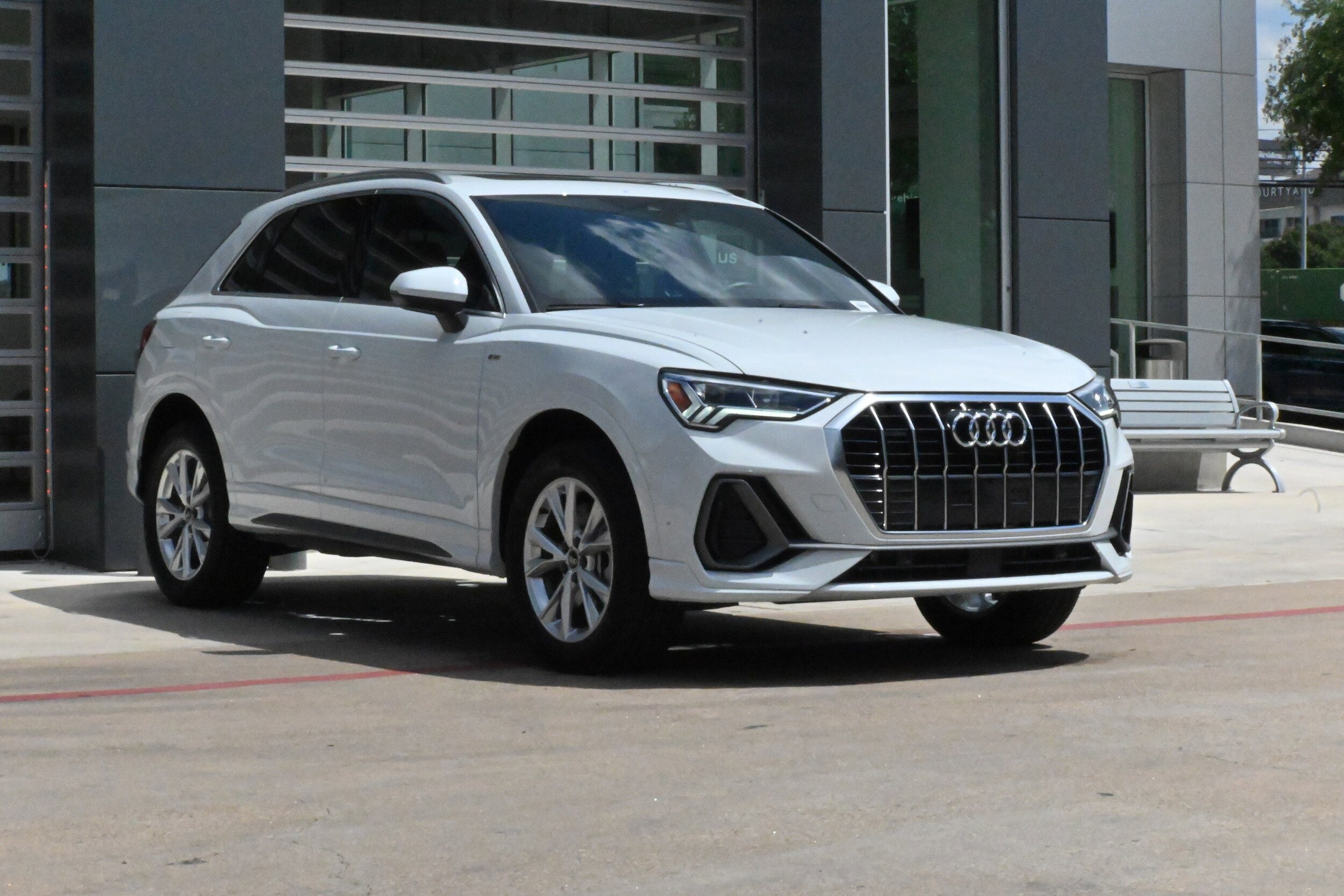 2024 Audi Q3 S line Premium photo 2