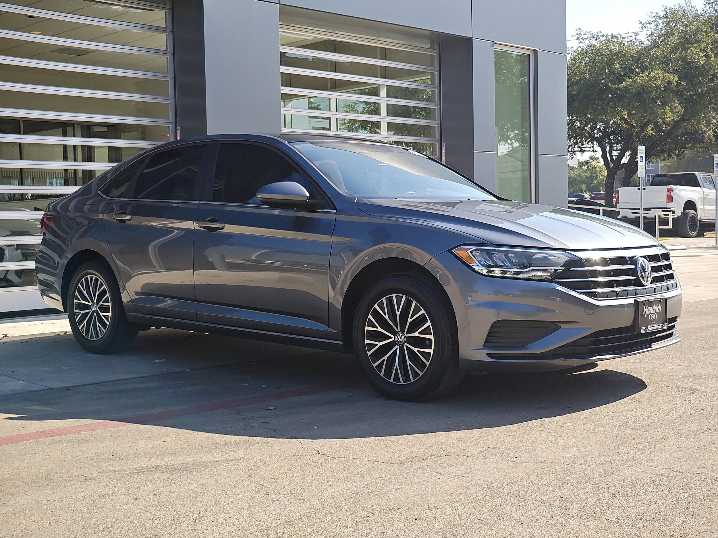 2020 Volkswagen Jetta SE photo 2