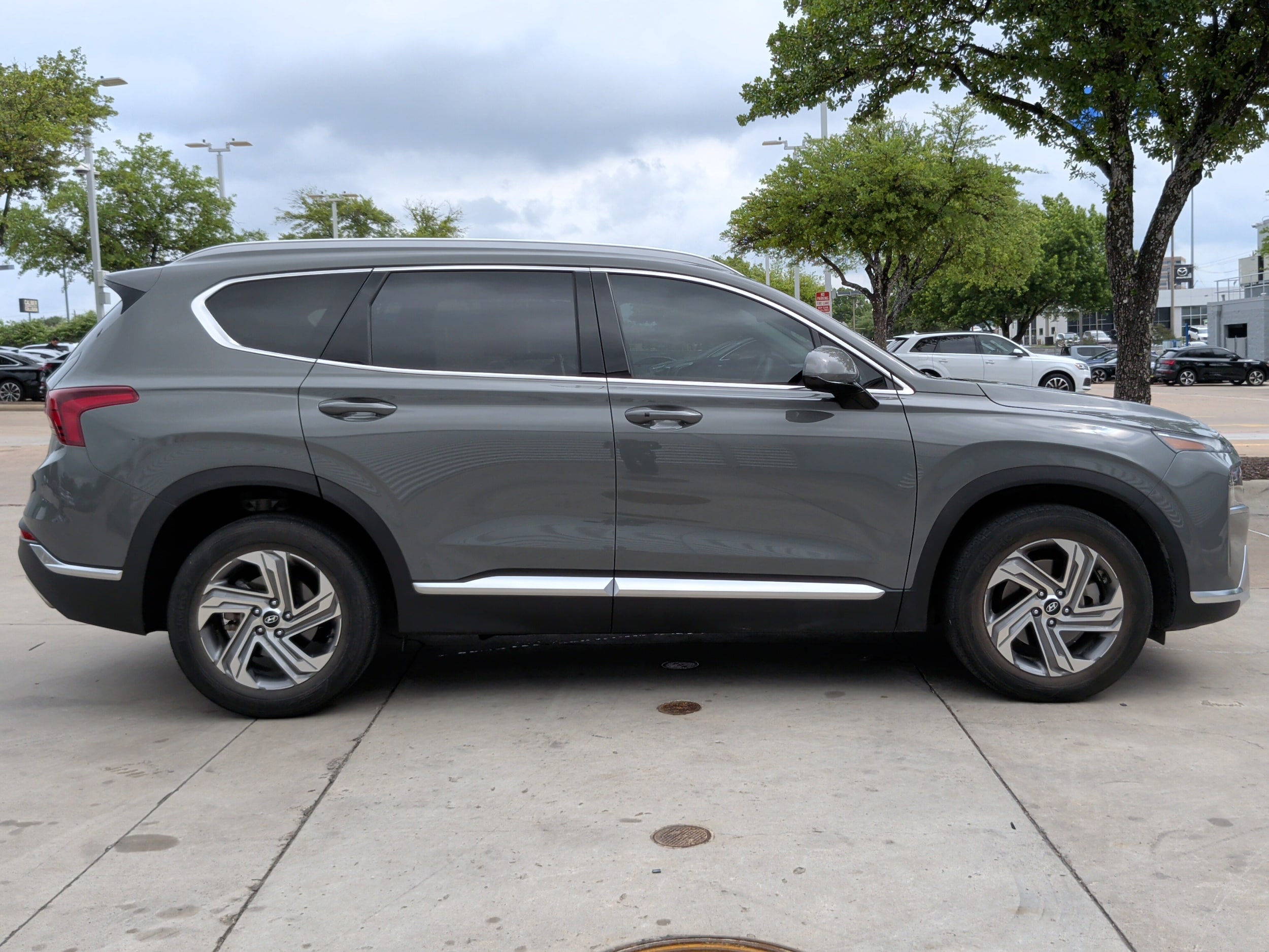 2022 Hyundai Santa Fe SEL photo 5