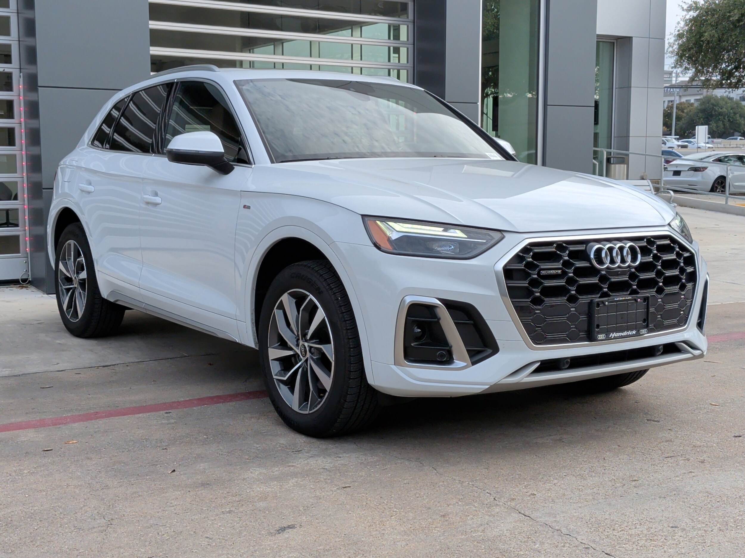 2025 Audi Q5 S line Premium Plus photo 2