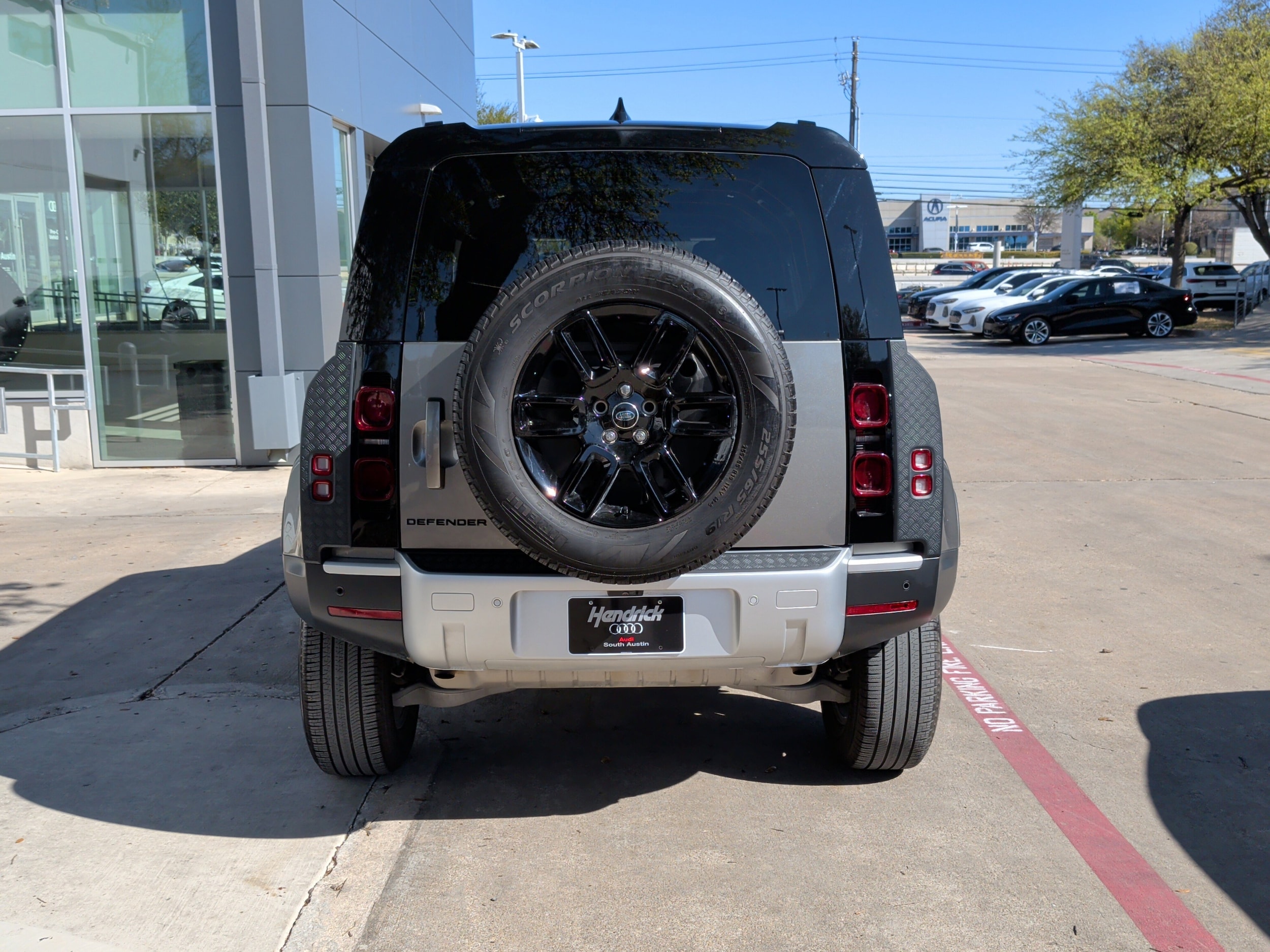 2024 Land Rover Defender S photo 3