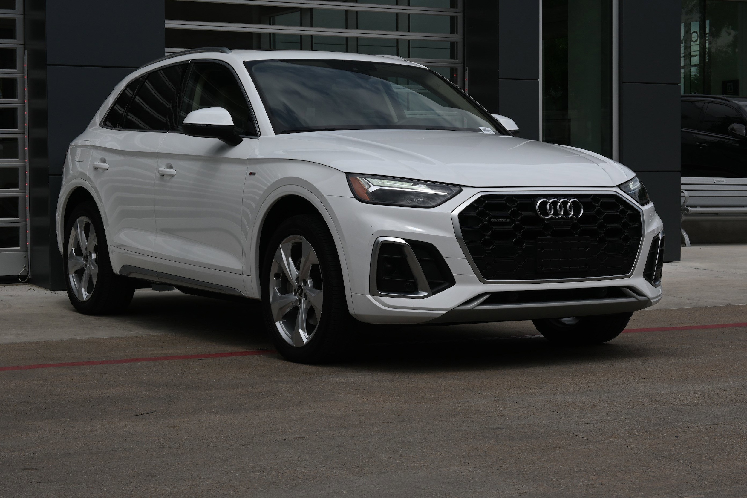 Used 2022 Audi Q5 Premium Plus with VIN WA1EAAFY2N2082986 for sale in Austin, TX