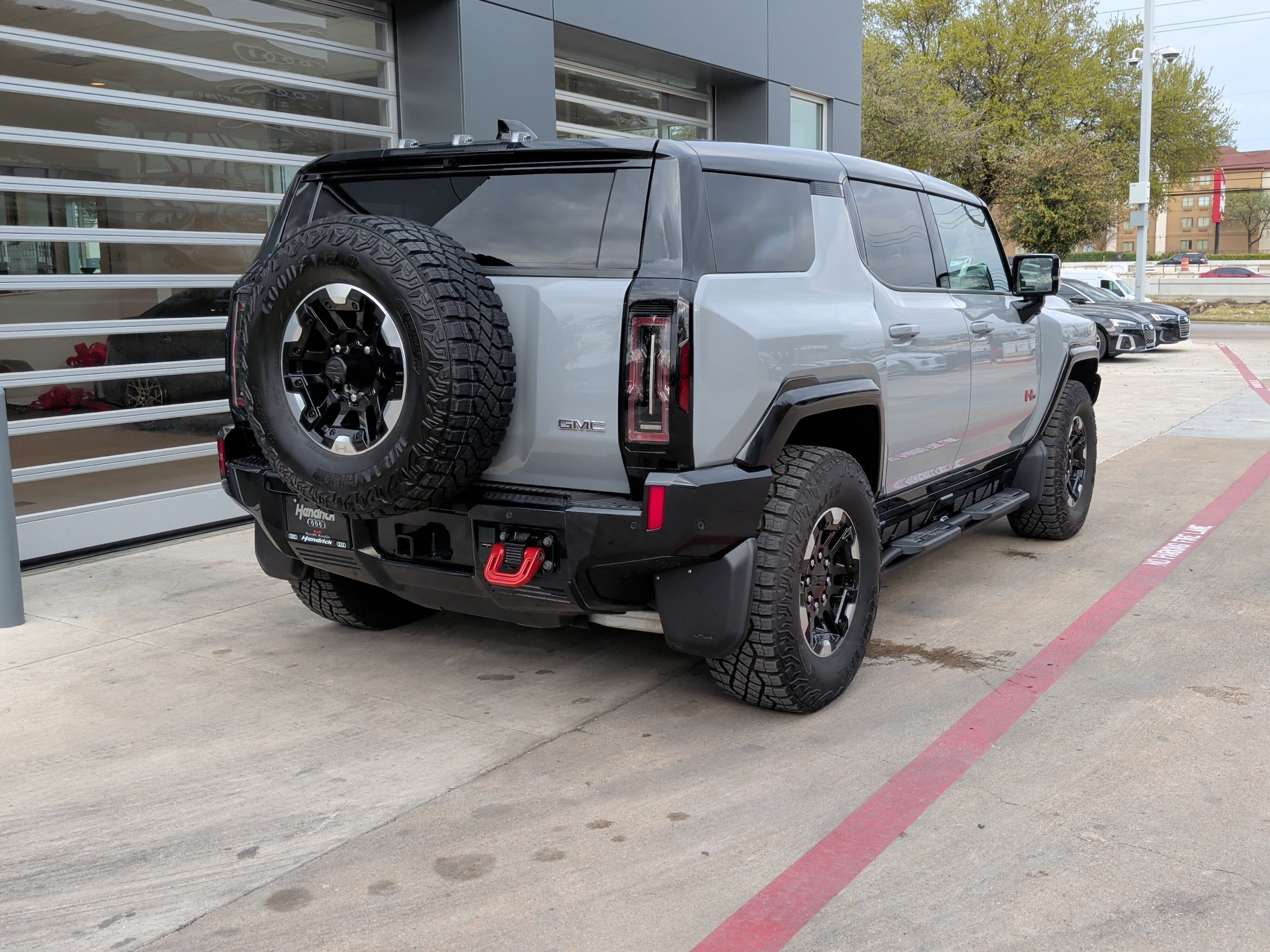 2024 GMC Hummer EV SUV 3X photo 3