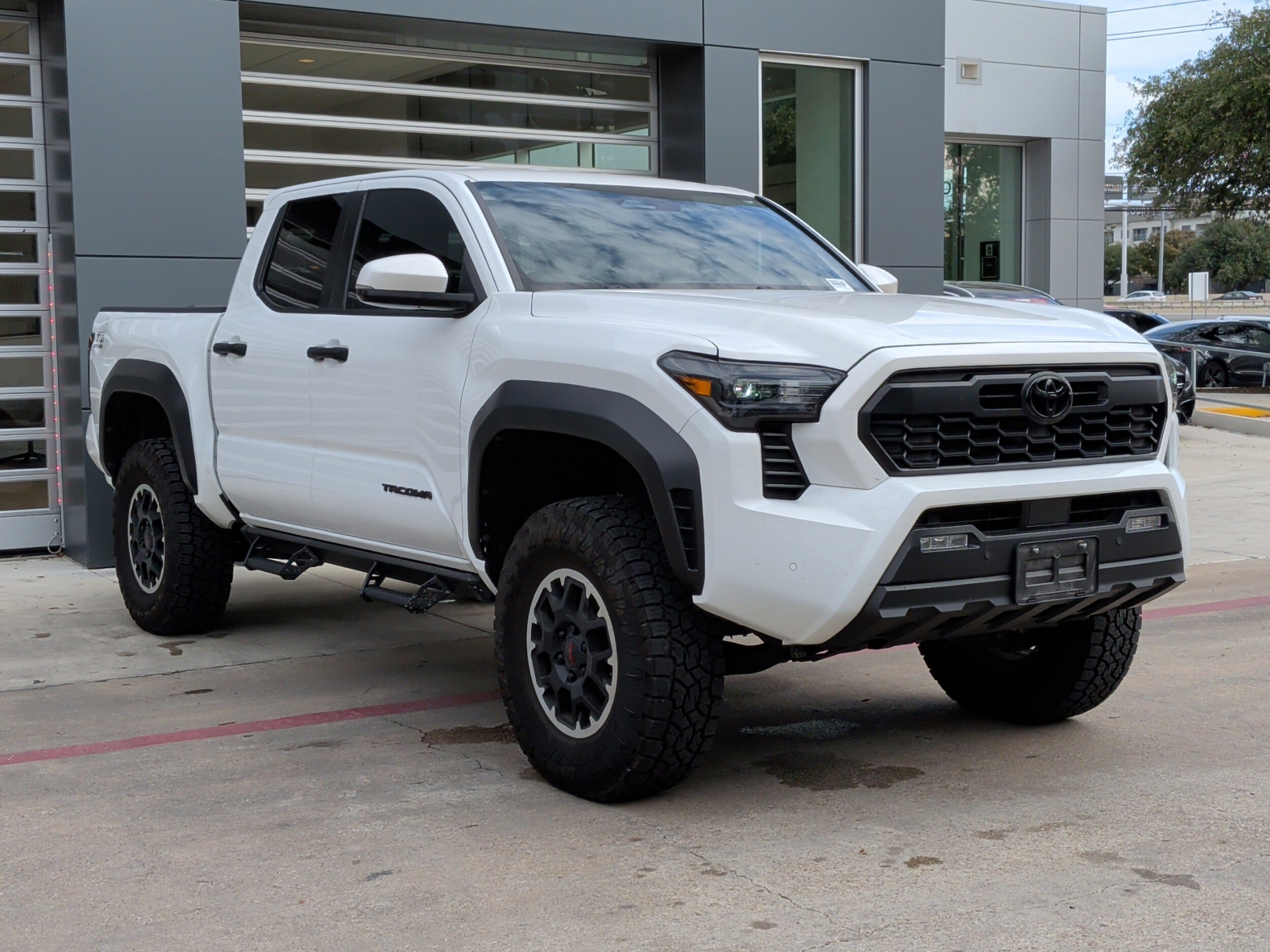 2024 Toyota Tacoma TRD photo 2