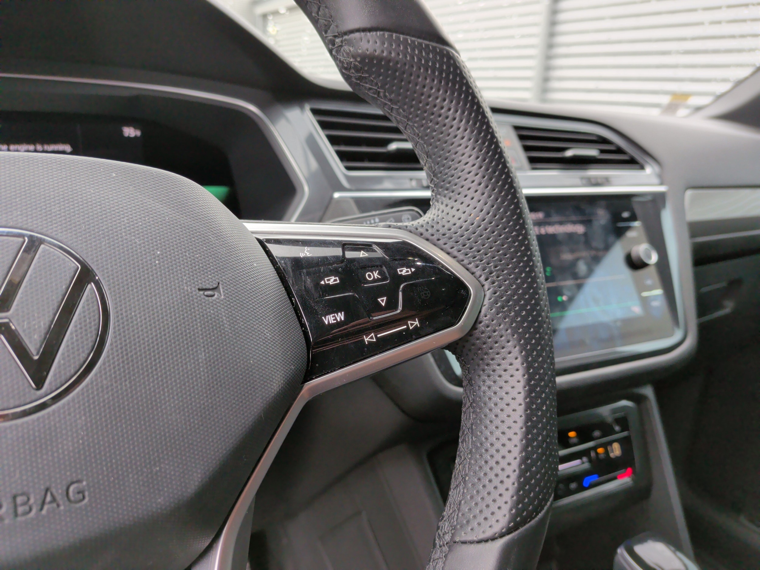 2023 Volkswagen Tiguan SE R-Line Black