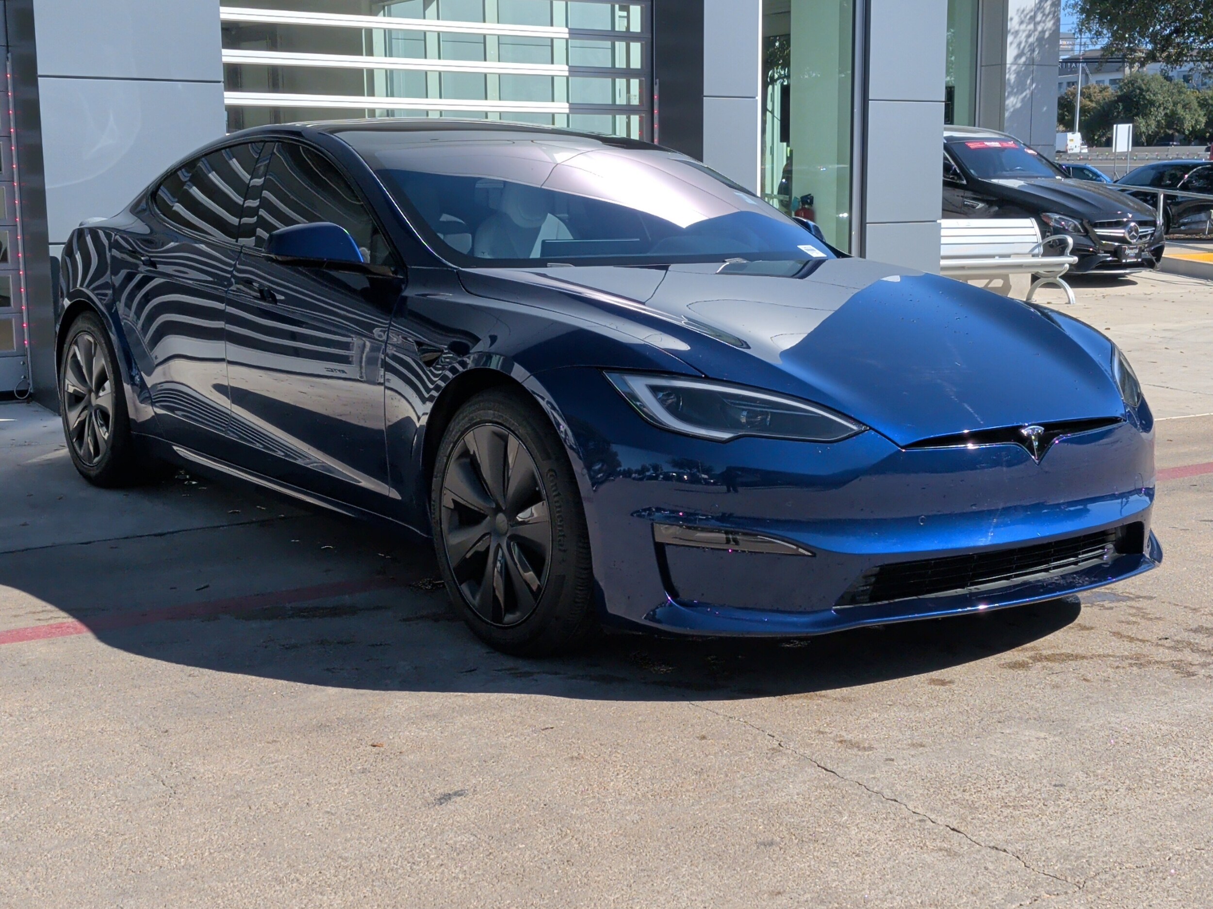 2022 Tesla Model S photo 2