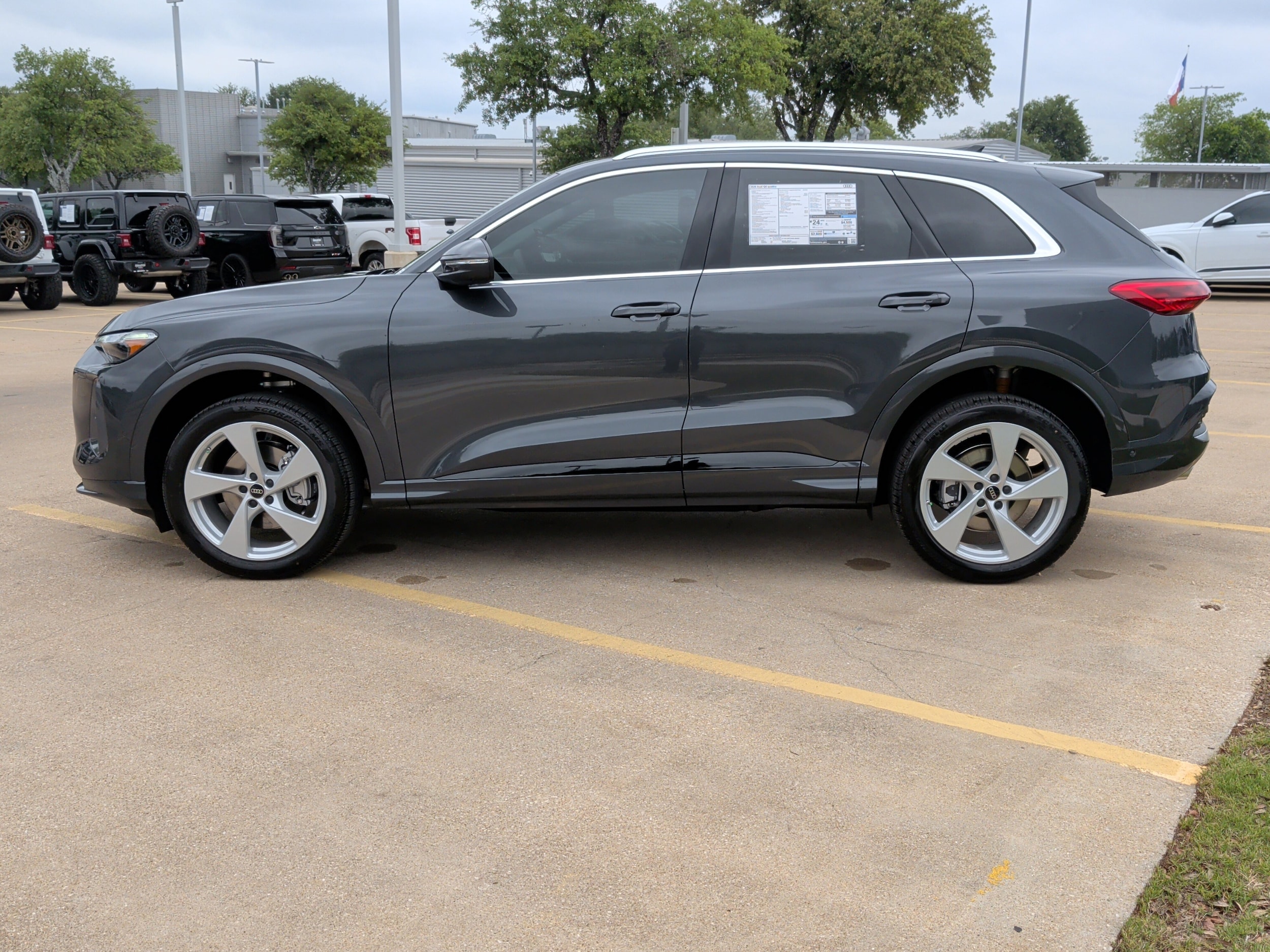 2026 Audi Q5 Premium Plus photo 5