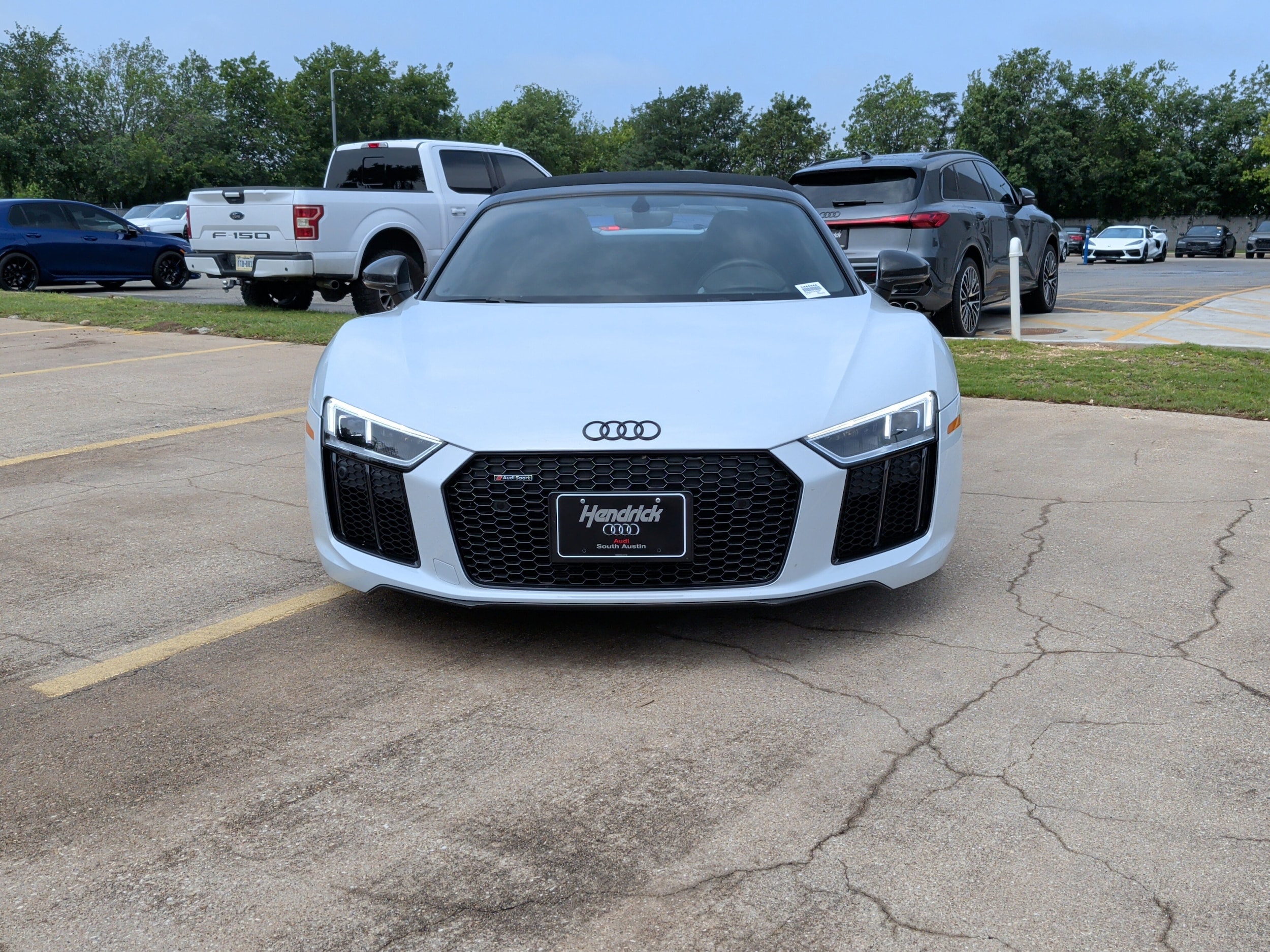 2018 Audi R8 Spyder V10 plus photo 2