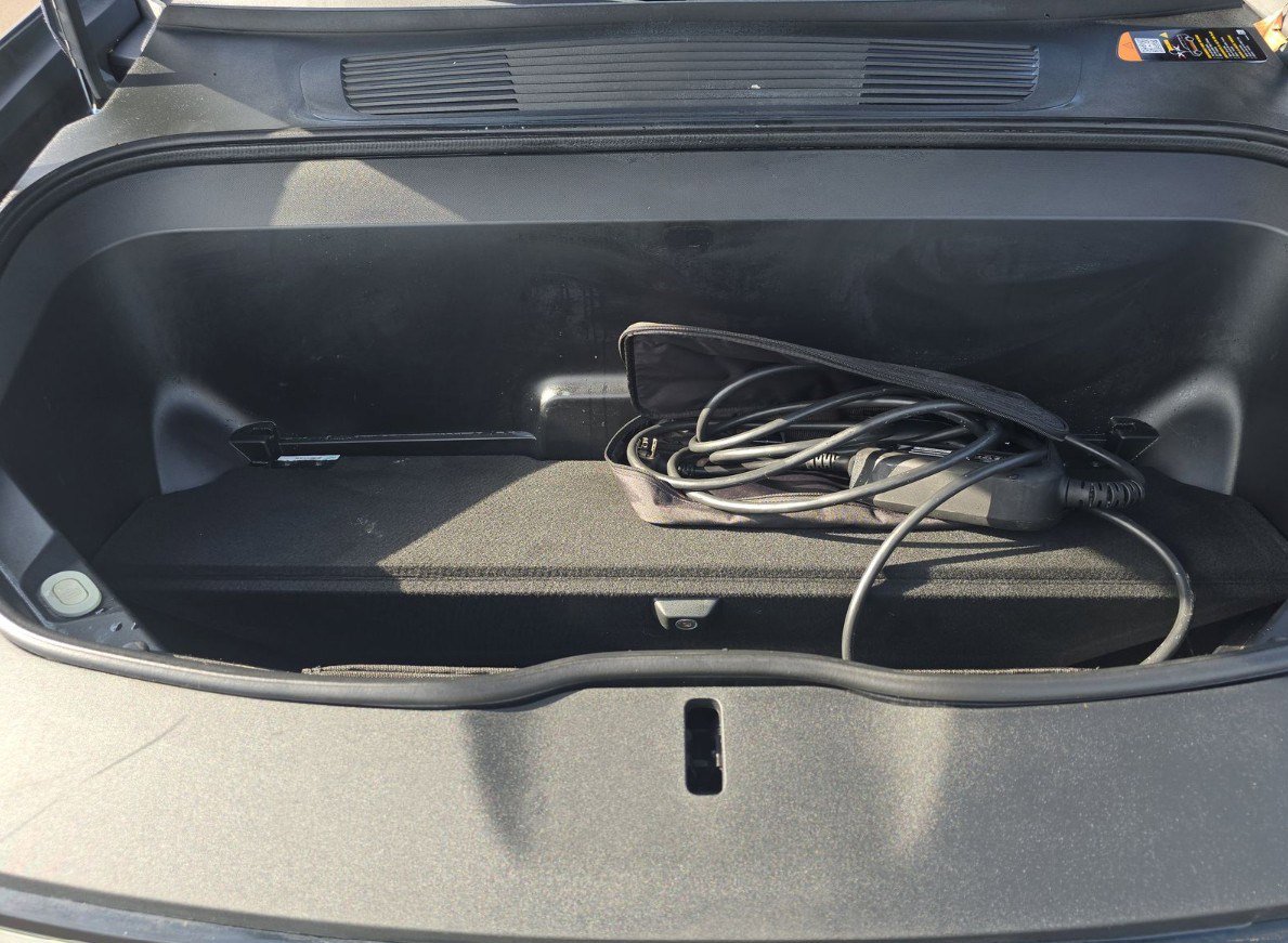 Rivian R1S Adventure Quad-Motor Large Pack
