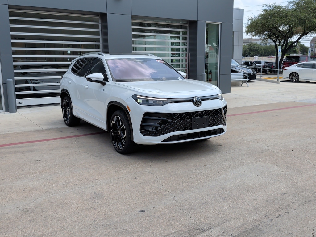 Used 2025 Volkswagen Tiguan SEL R-Line SUV