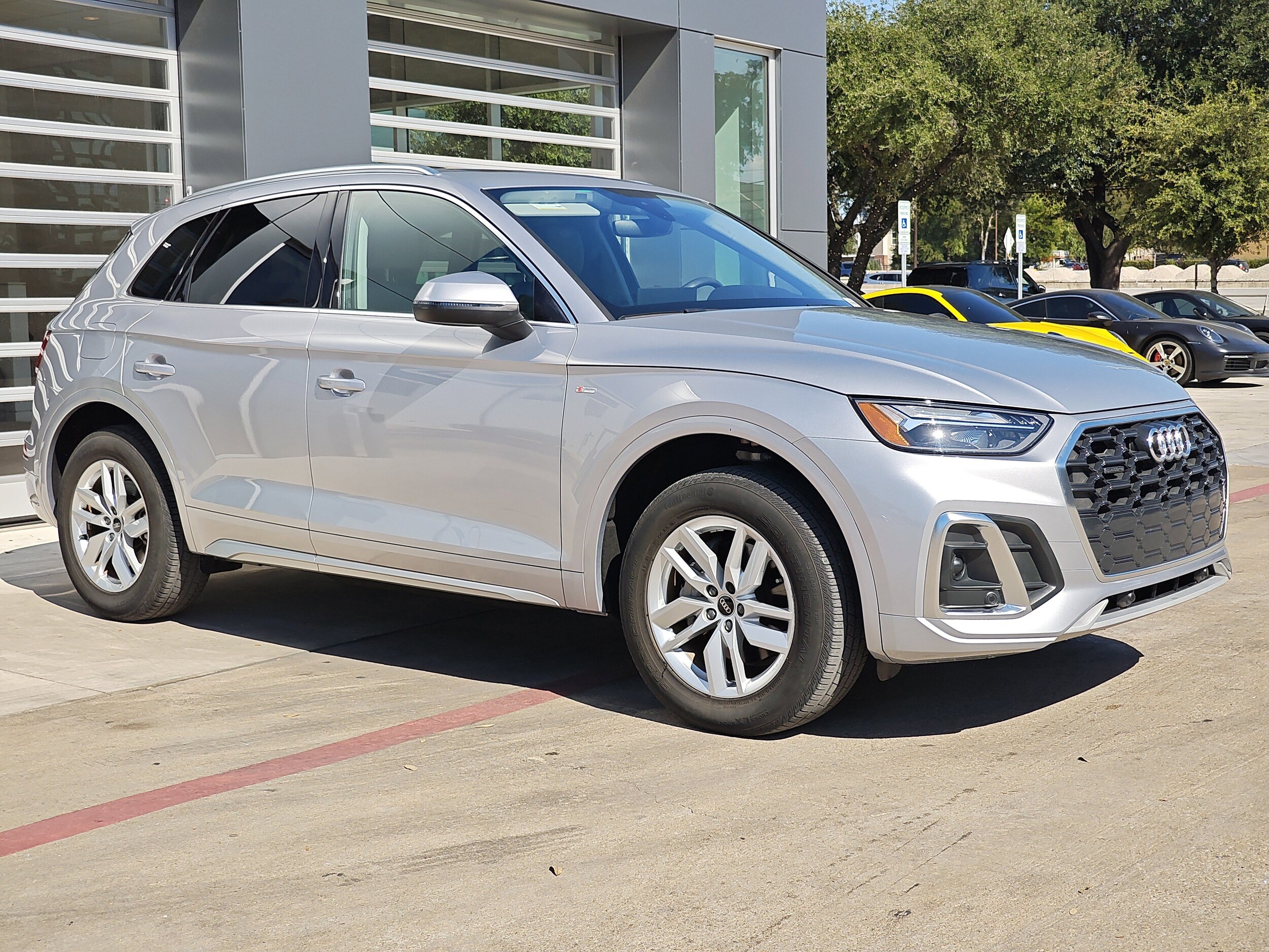 2022 Audi Q5 S line Premium photo 2