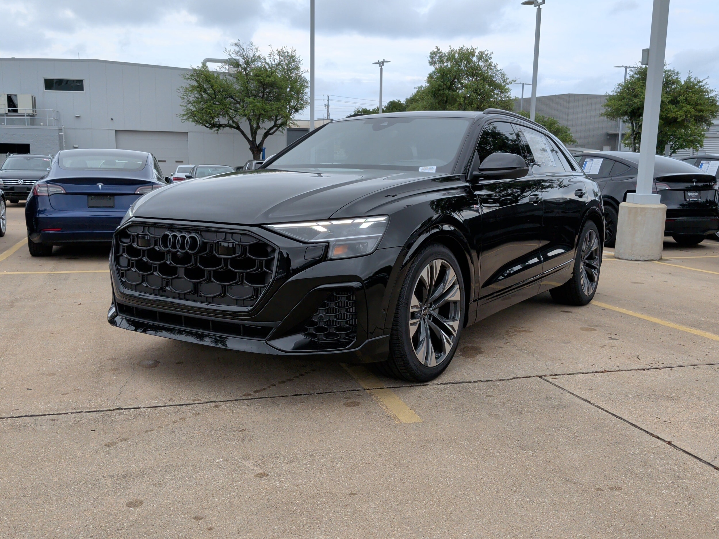 2026 Audi Q8 Prestige photo 4