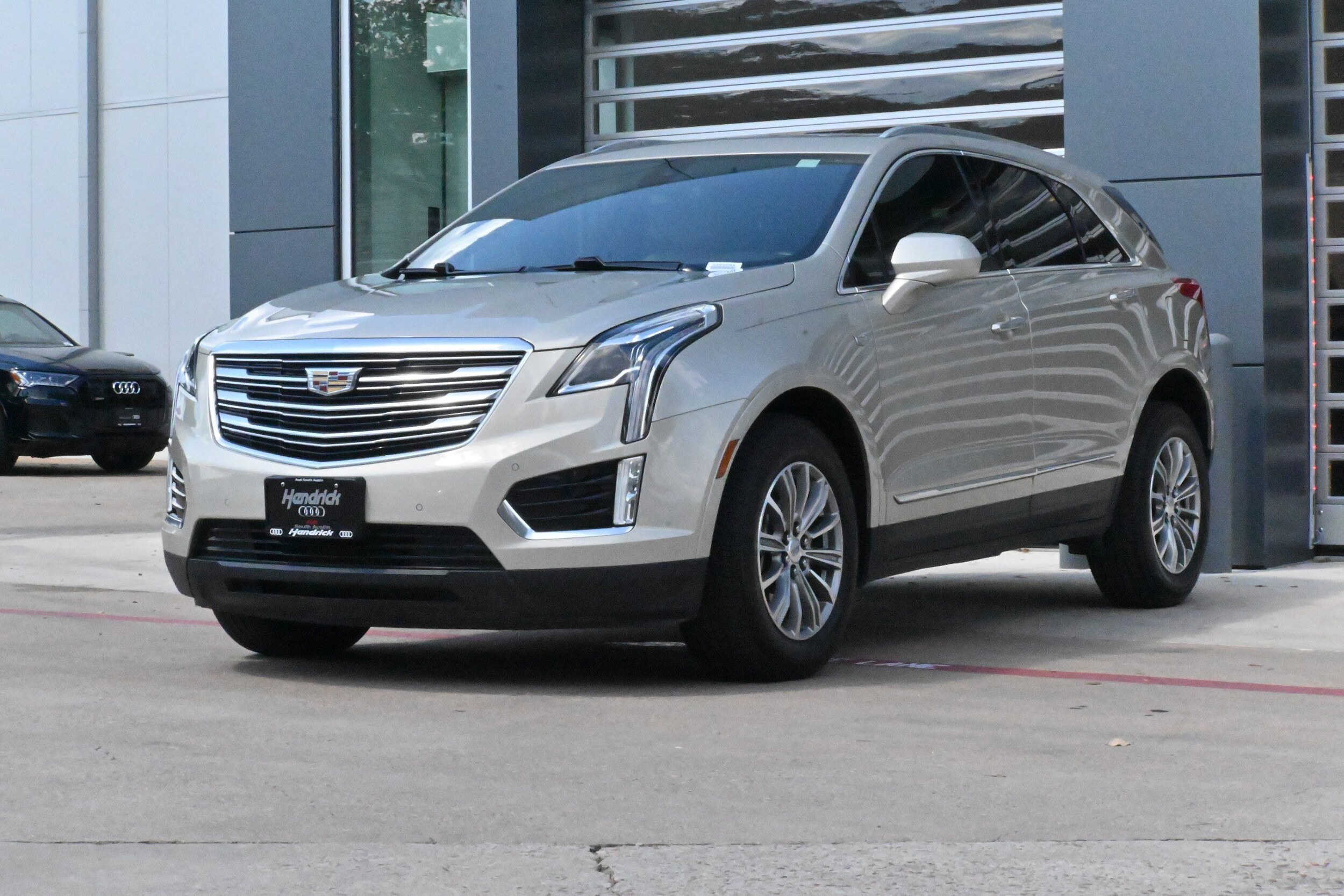 2017 Cadillac XT5 Luxury photo 3