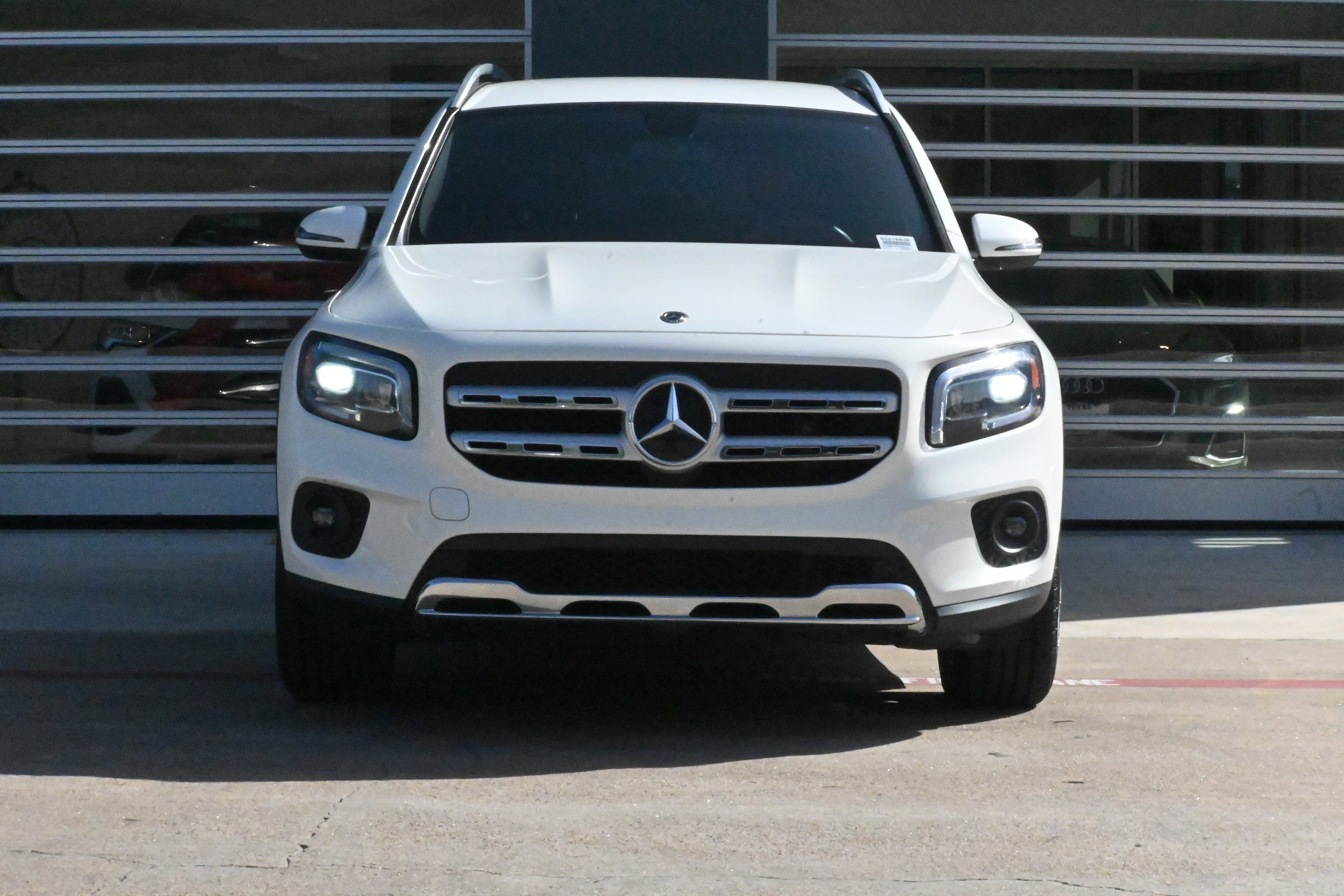 2021 Mercedes Benz GLB 250 photo 2