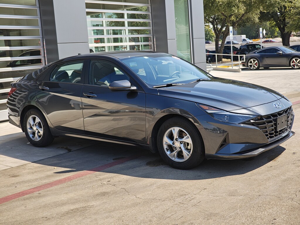 Used 2023 Hyundai Elantra SE Sedan