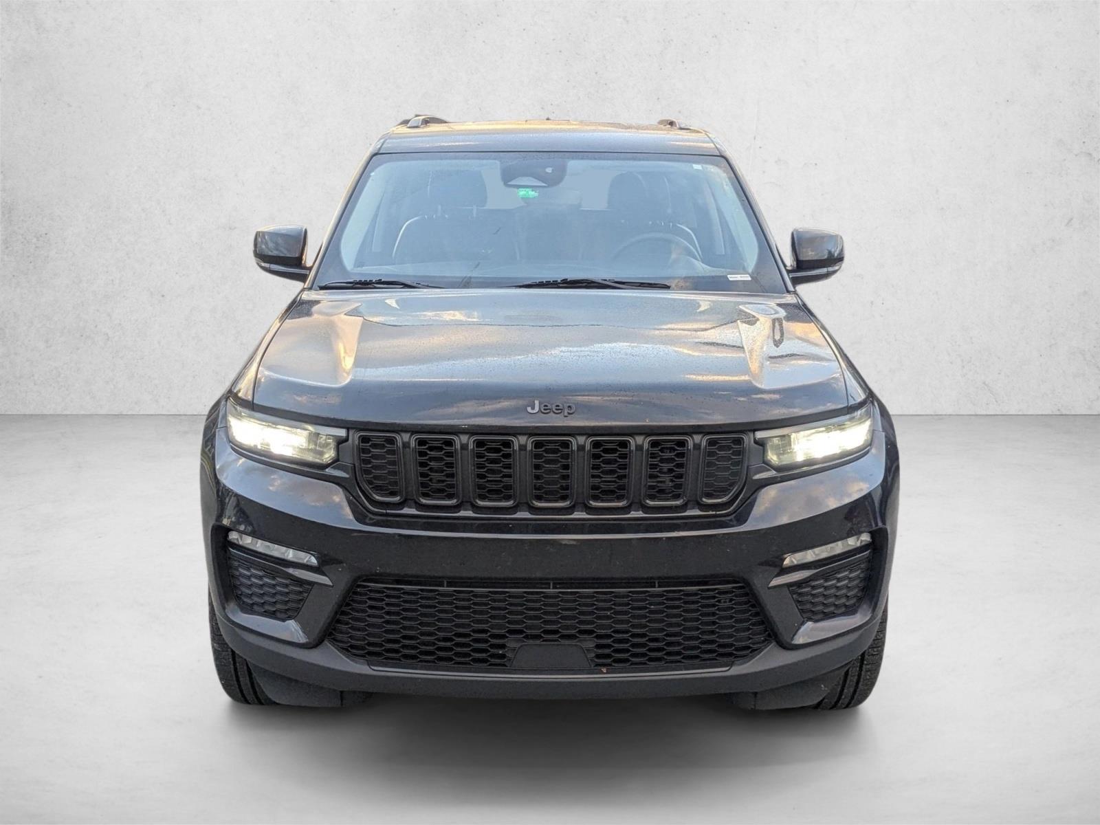 2023 Jeep Grand Cherokee Limited Sport photo 2