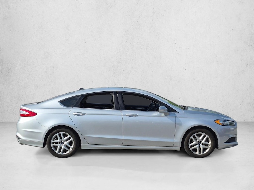 Used 2016 Ford Fusion SE 4dr Car