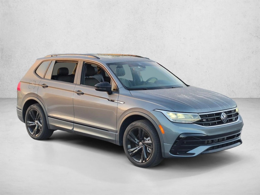 Used 2024 Volkswagen Tiguan SE R-Line Black Sport Utility