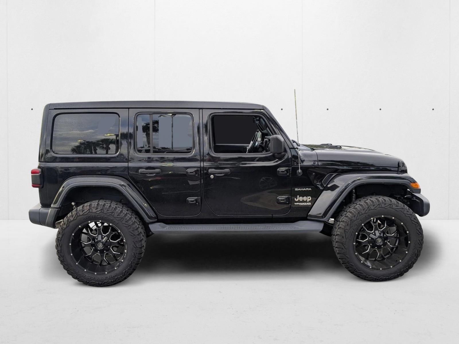 2020 Jeep Wrangler Sahara Sport photo 4