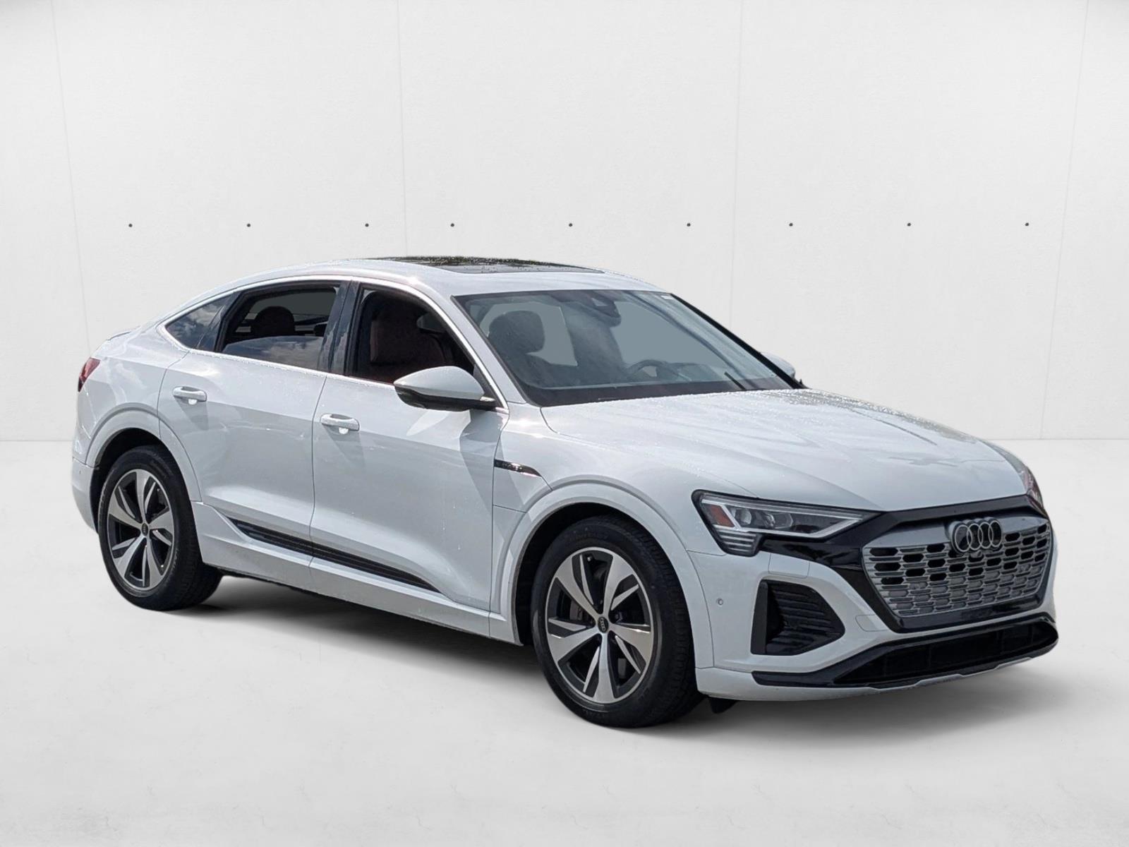 2024 Audi Q8 E-tron line Premium Plus photo 3