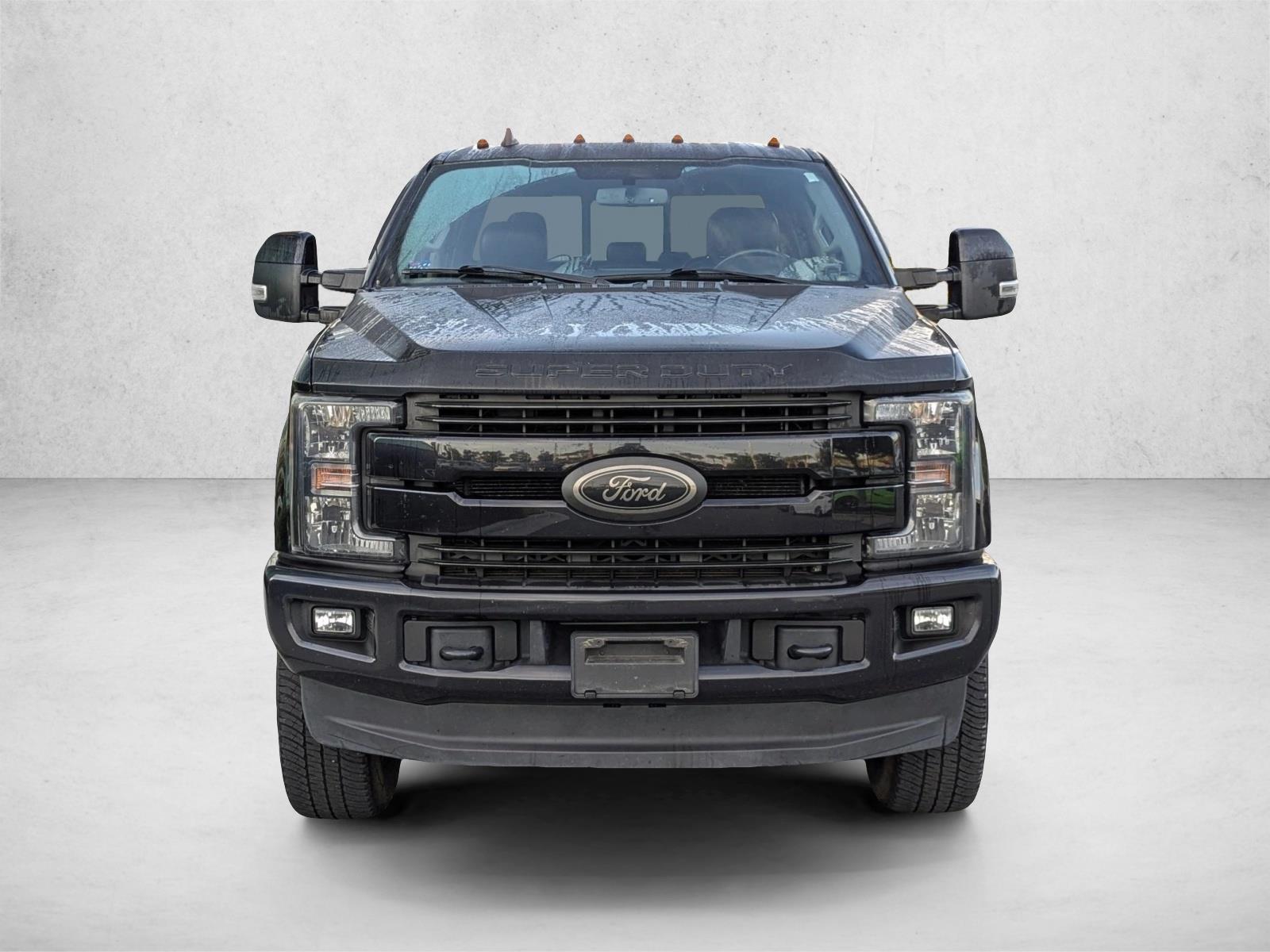 2019 Ford F-250 Lariat photo 2