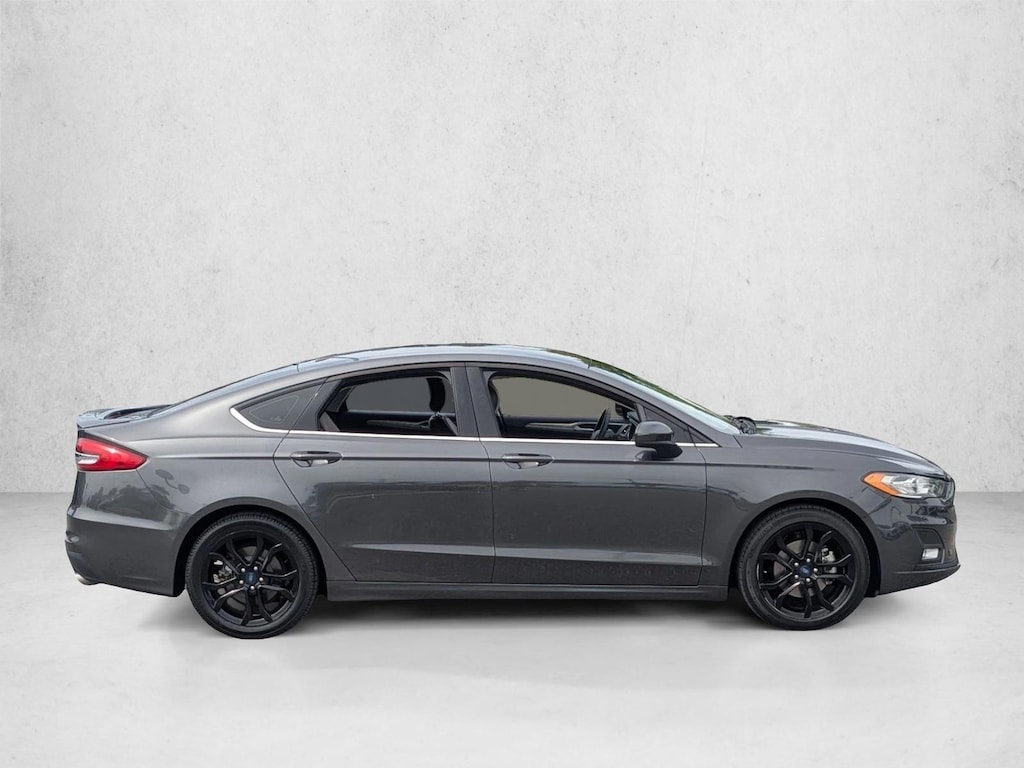 Used 2019 Ford Fusion SE 4dr Car
