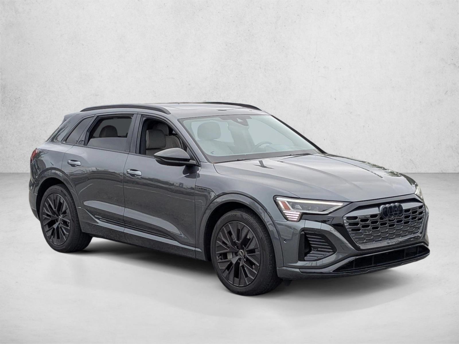 2024 Audi Q8 E-tron Prestige photo 3