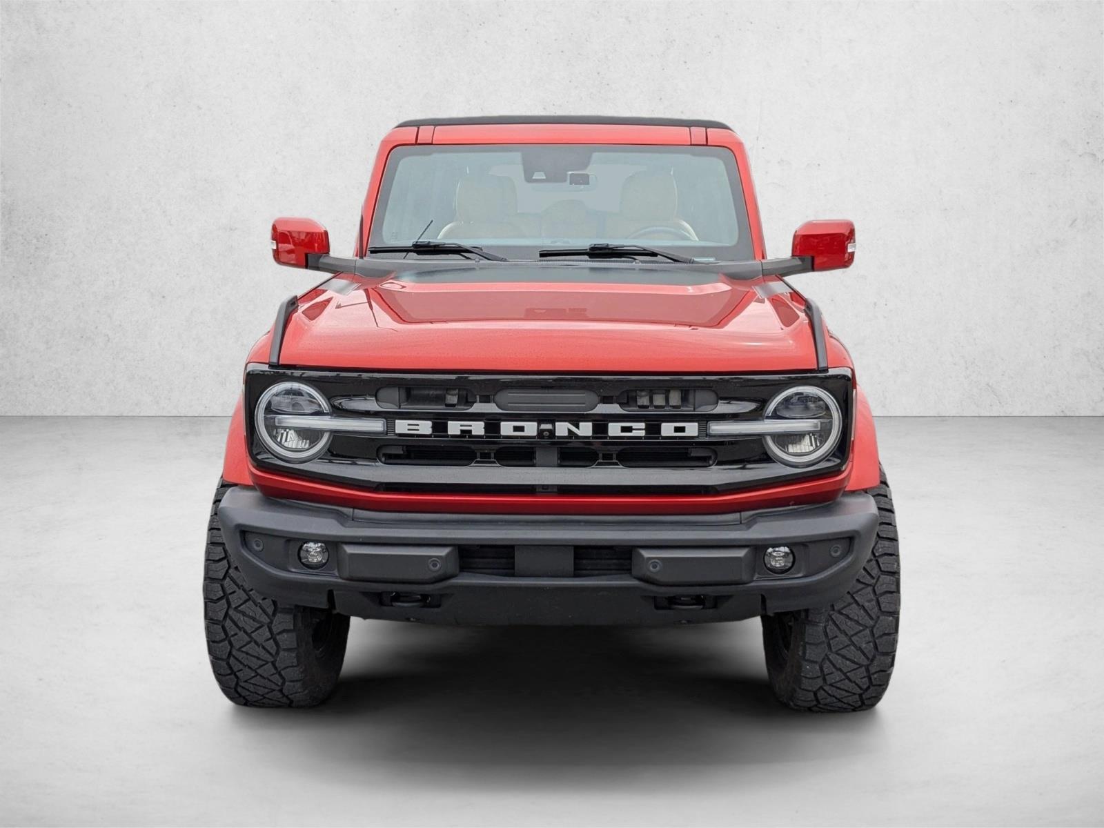 2022 Ford Bronco Outer Banks photo 2