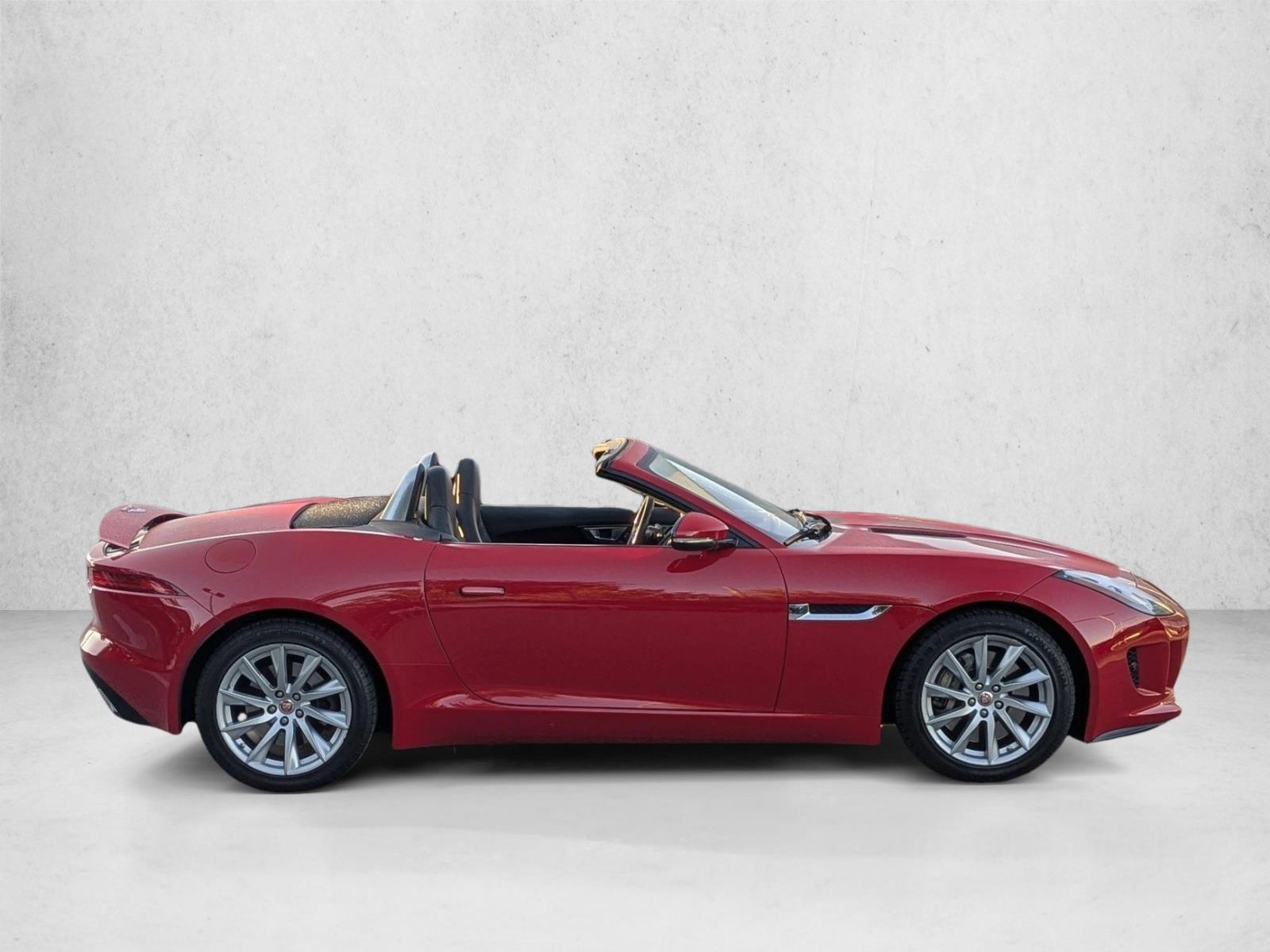 2017 Jaguar F-TYPE photo 4