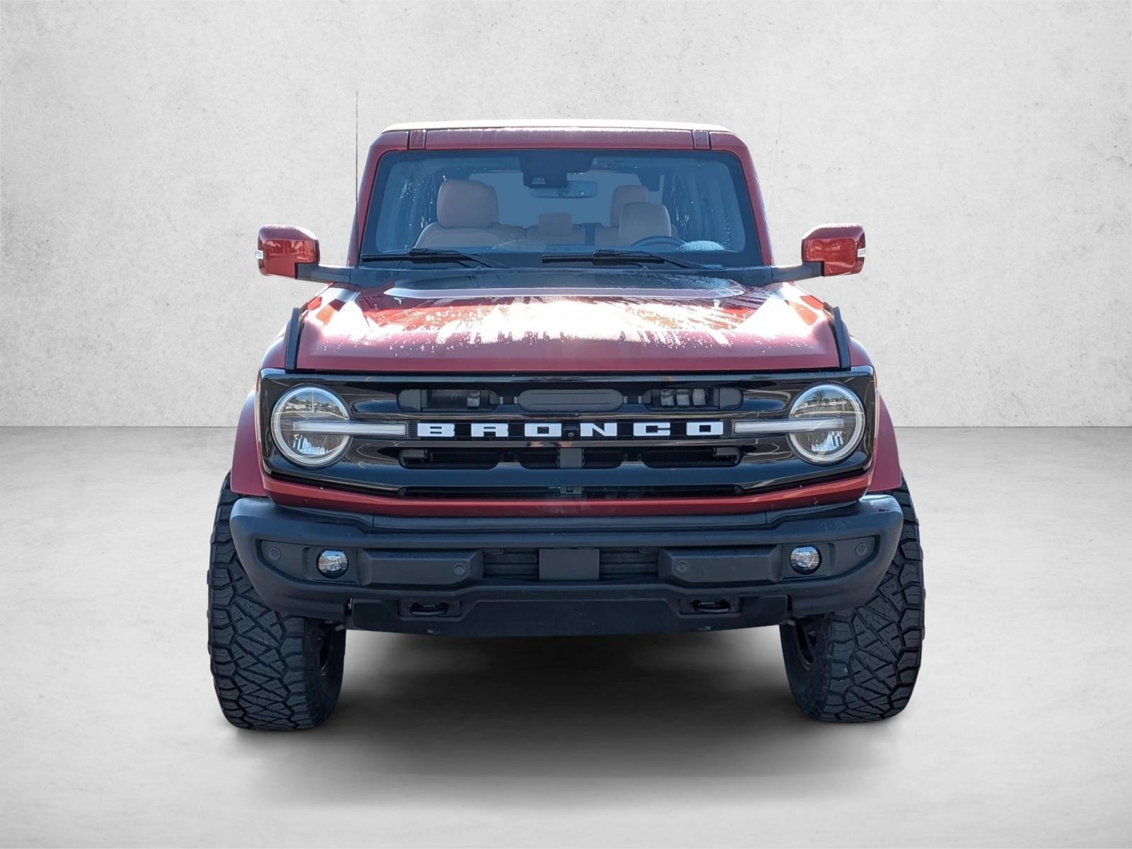 2022 Ford Bronco Outer Banks photo 2