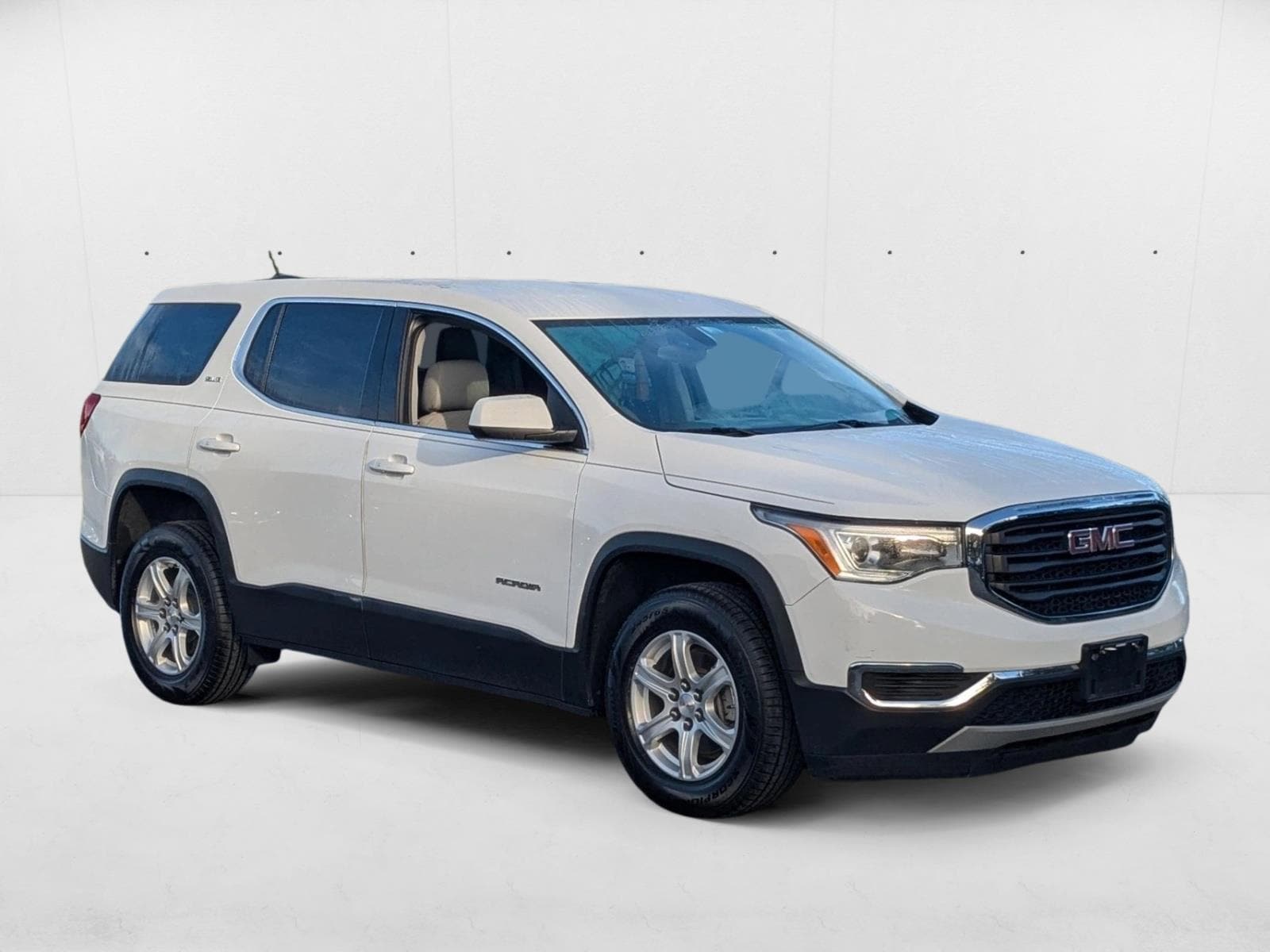 2017 Gmc Acadia SLE photo 3