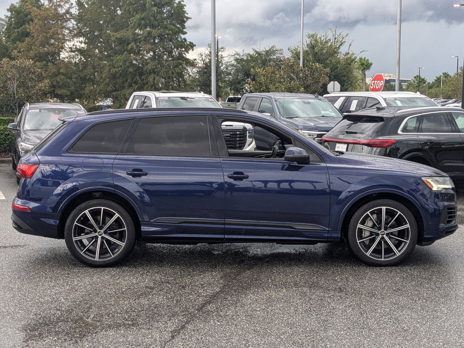 2021 Audi Q7 Prestige photo 2
