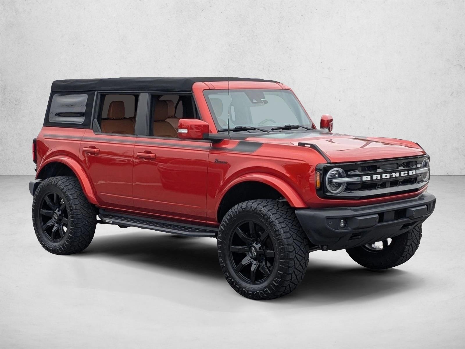2022 Ford Bronco Outer Banks photo 3