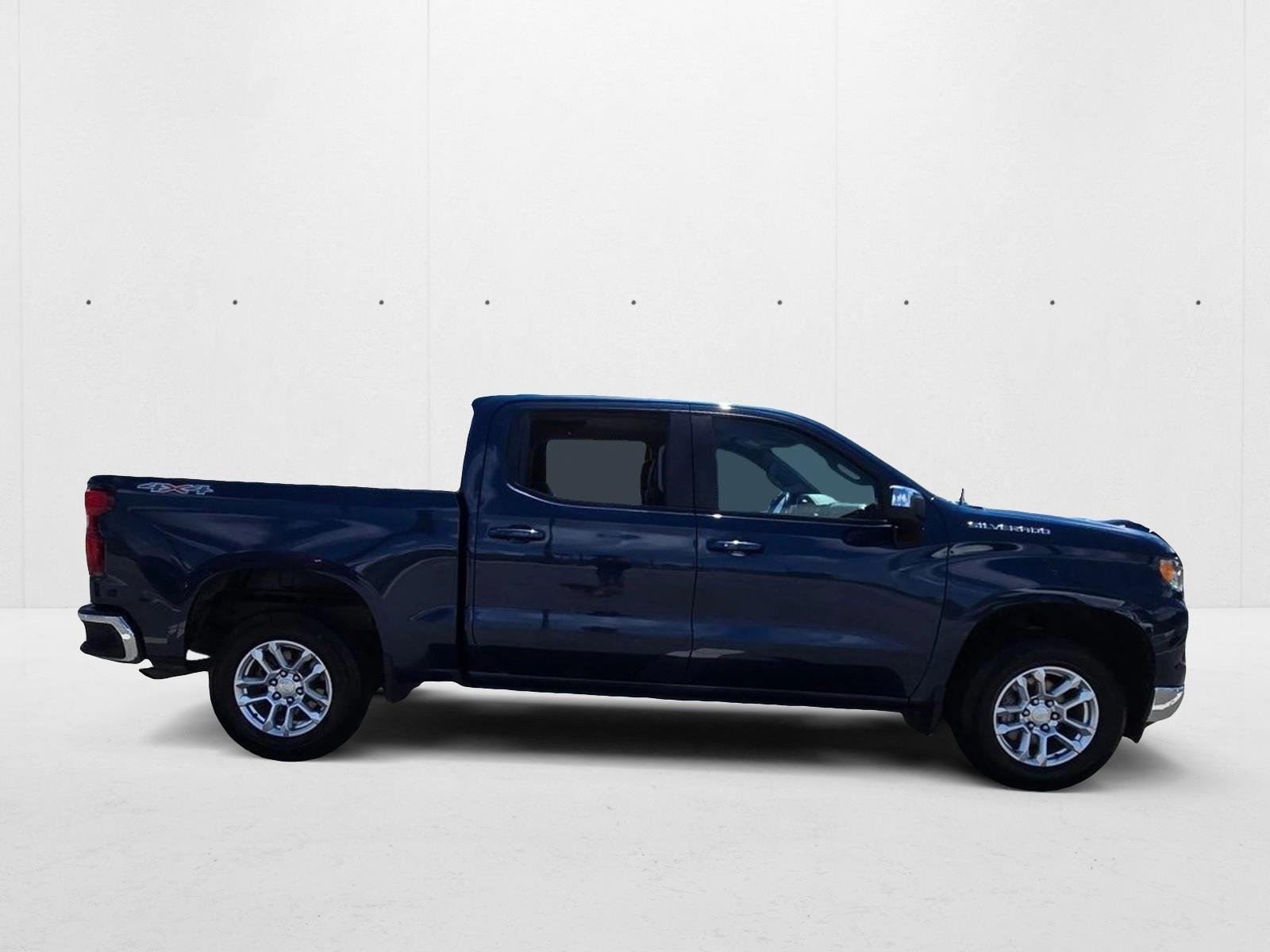 2022 Chevrolet Silverado 1500 LT photo 4