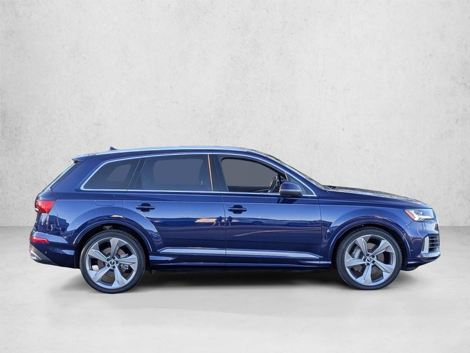 2021 Audi Q7 Prestige 55 photo 3