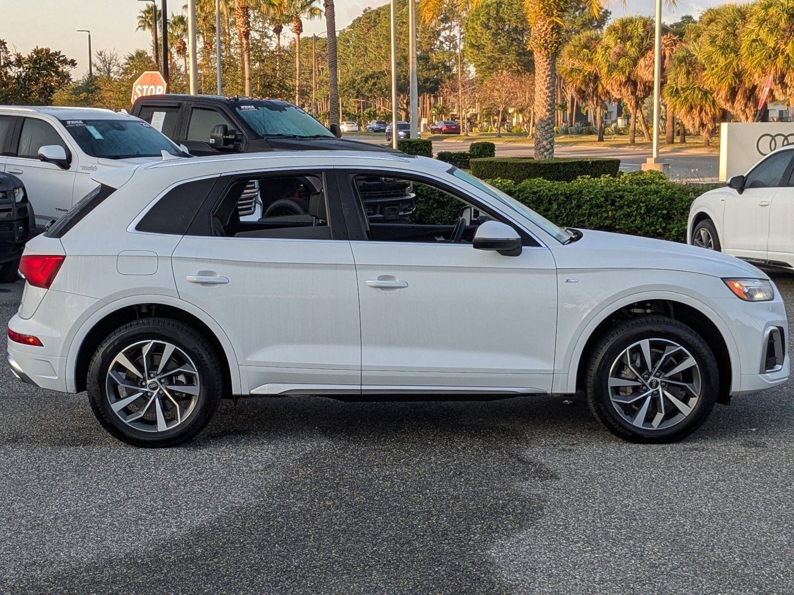 2025 Audi Q5 S line Premium Plus photo 4