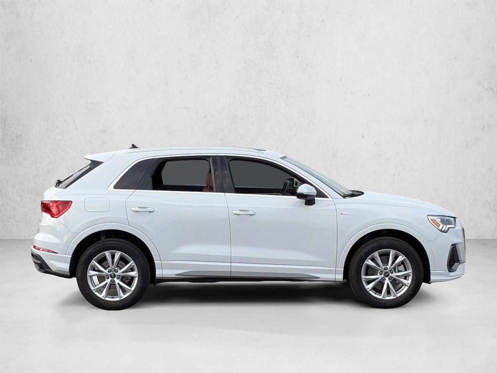 2025 Audi Q3 S line Premium Plus photo 4