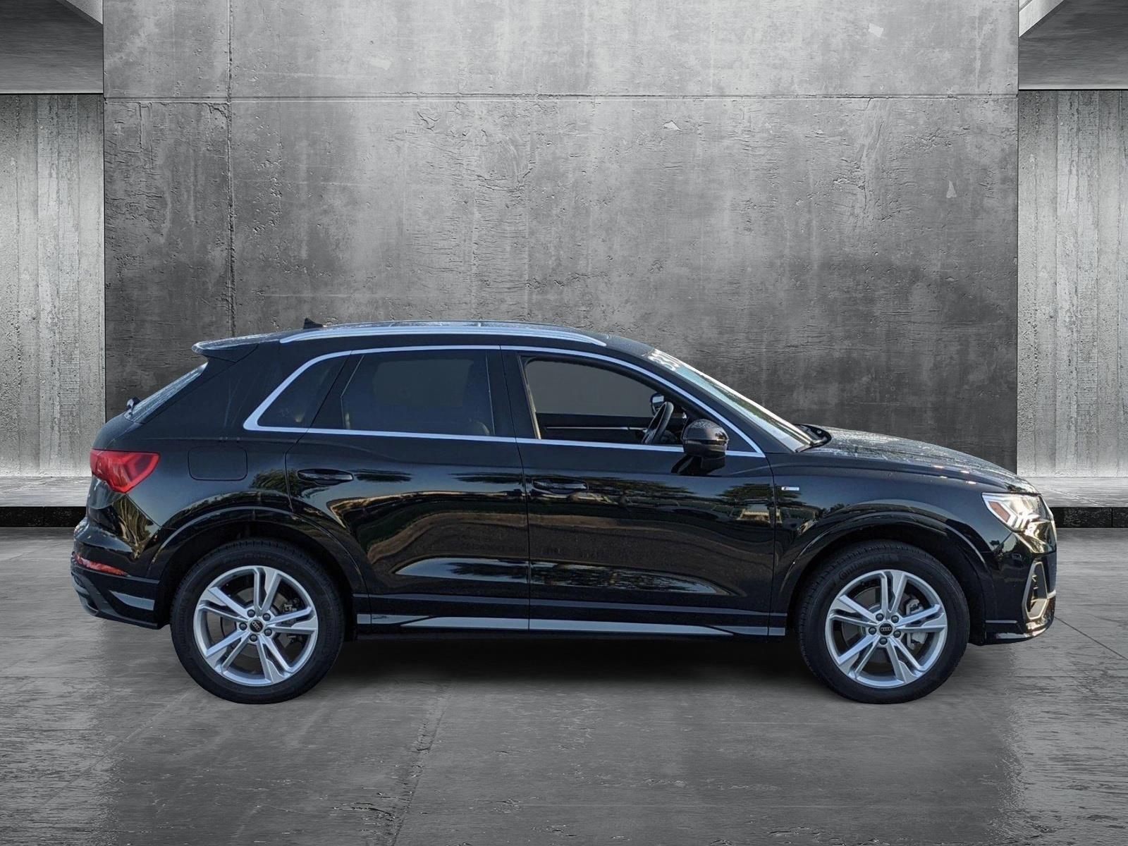 2024 Audi Q3 S line Premium Plus photo 4