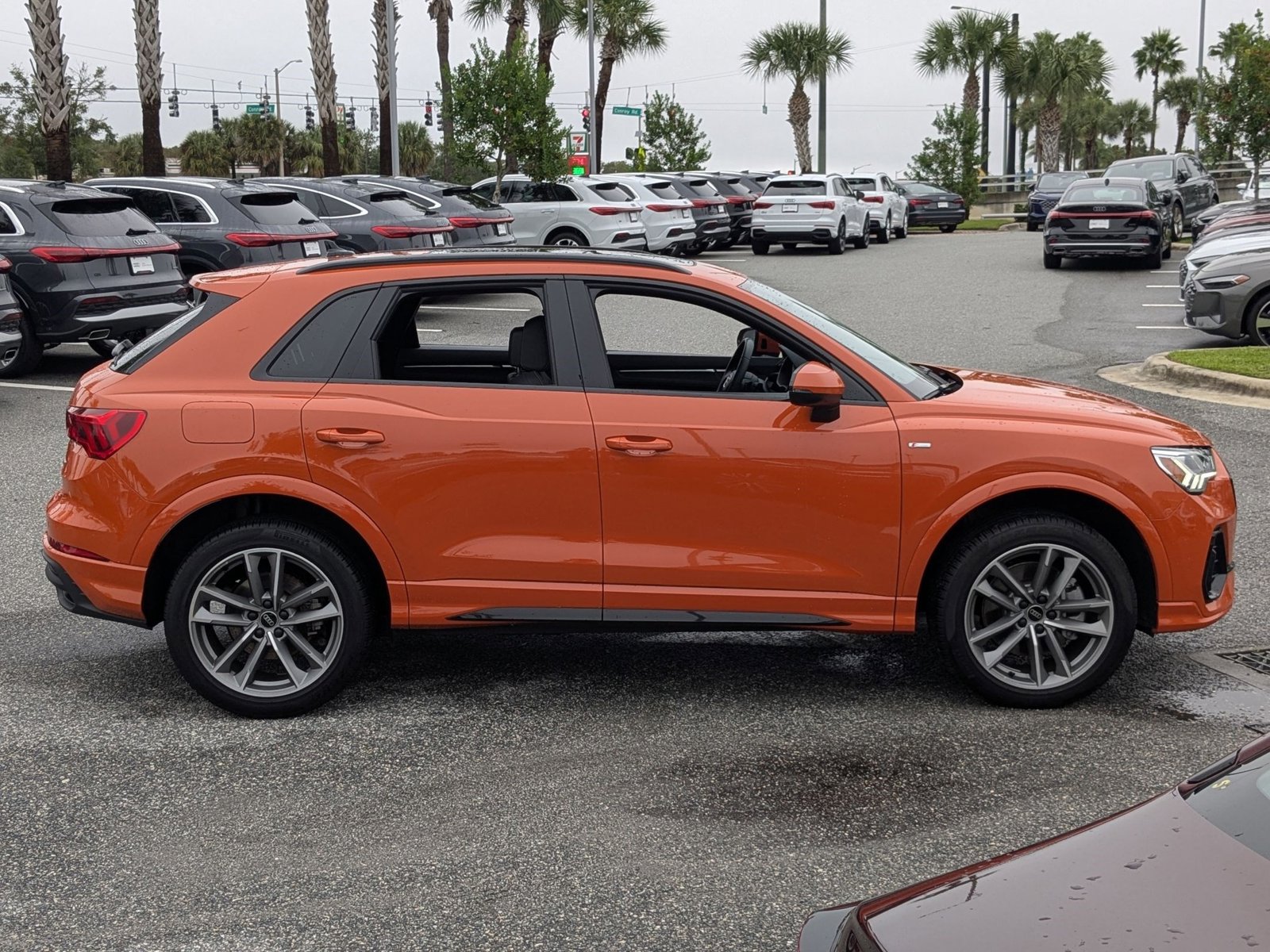2024 Audi Q3 S line Premium photo 4