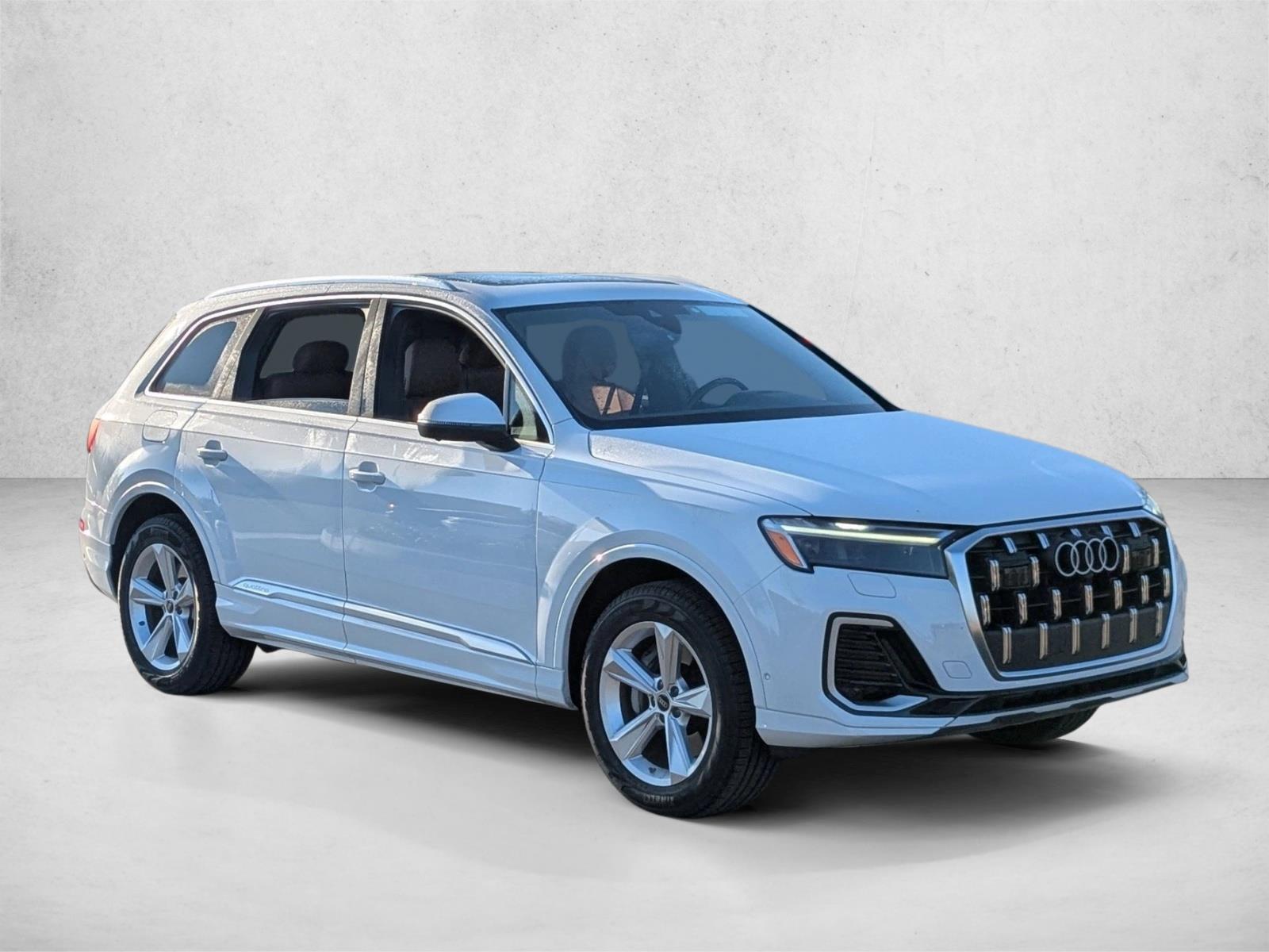 2025 Audi Q7 Premium photo 2