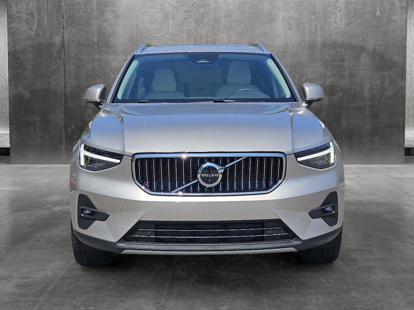 Used 2024 Volvo XC40 Plus with VIN YV4L12UE2R2213509 for sale in Orlando, FL