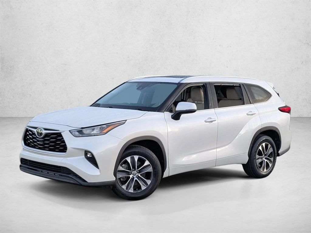 Used 2020 Toyota Highlander XLE Sport Utility